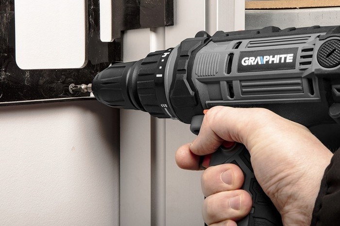 WIERTARKO-WKRĘTARKA 300W, UCHWYT SAMOZACISKOWY 10MM, WALIZKA Marka Graphite