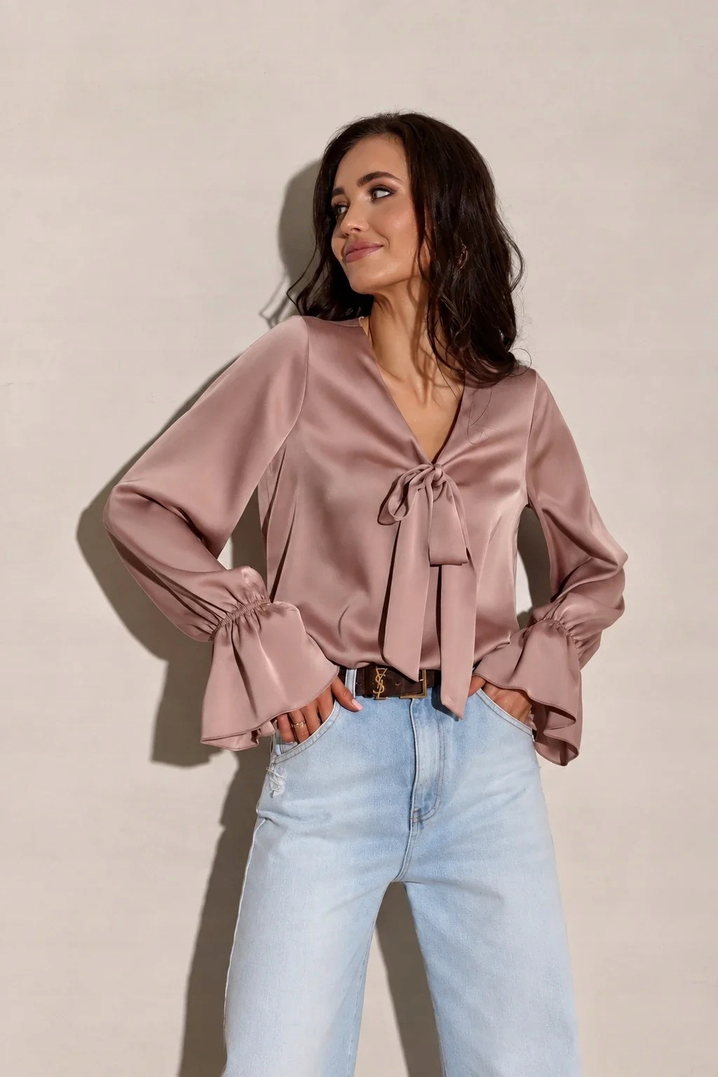 [vel. 38] Dámská saténová halenka Roco Fashion s mašlí typu mokka
