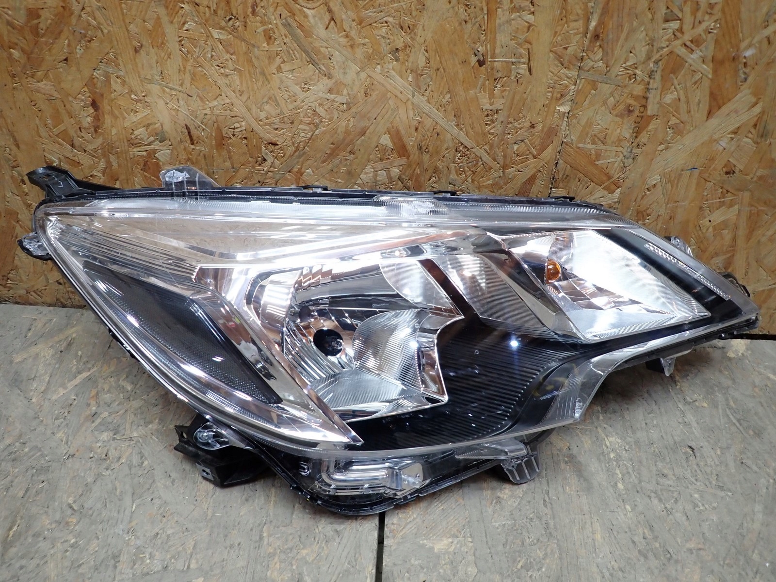light right REFLEKTOR right MITSUBISHI SPACE STAR 2 II LIFT 2019- 8301D446
