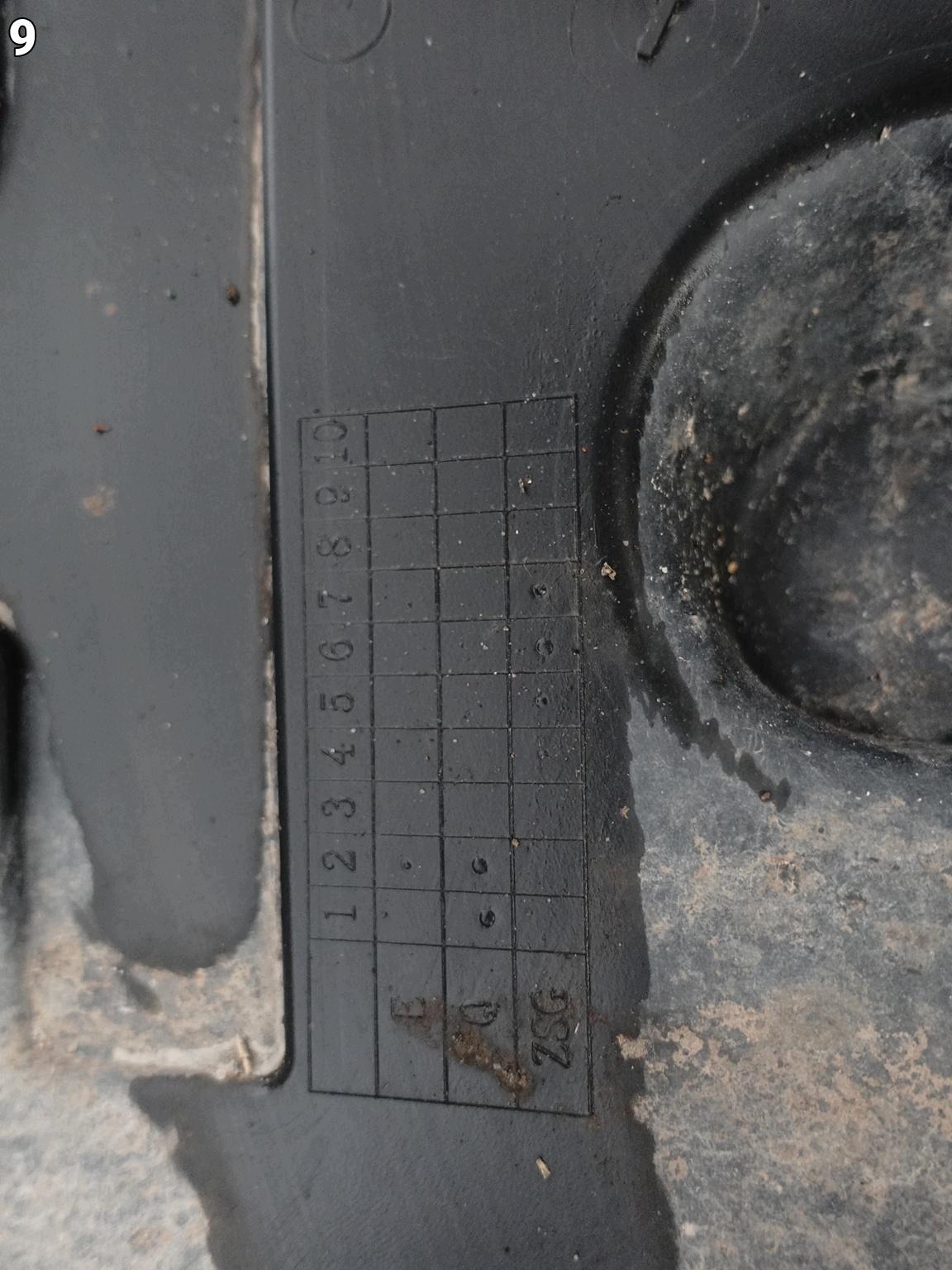 MERCEDES SPRINTER W907 W910 18- mudguard front part side left front