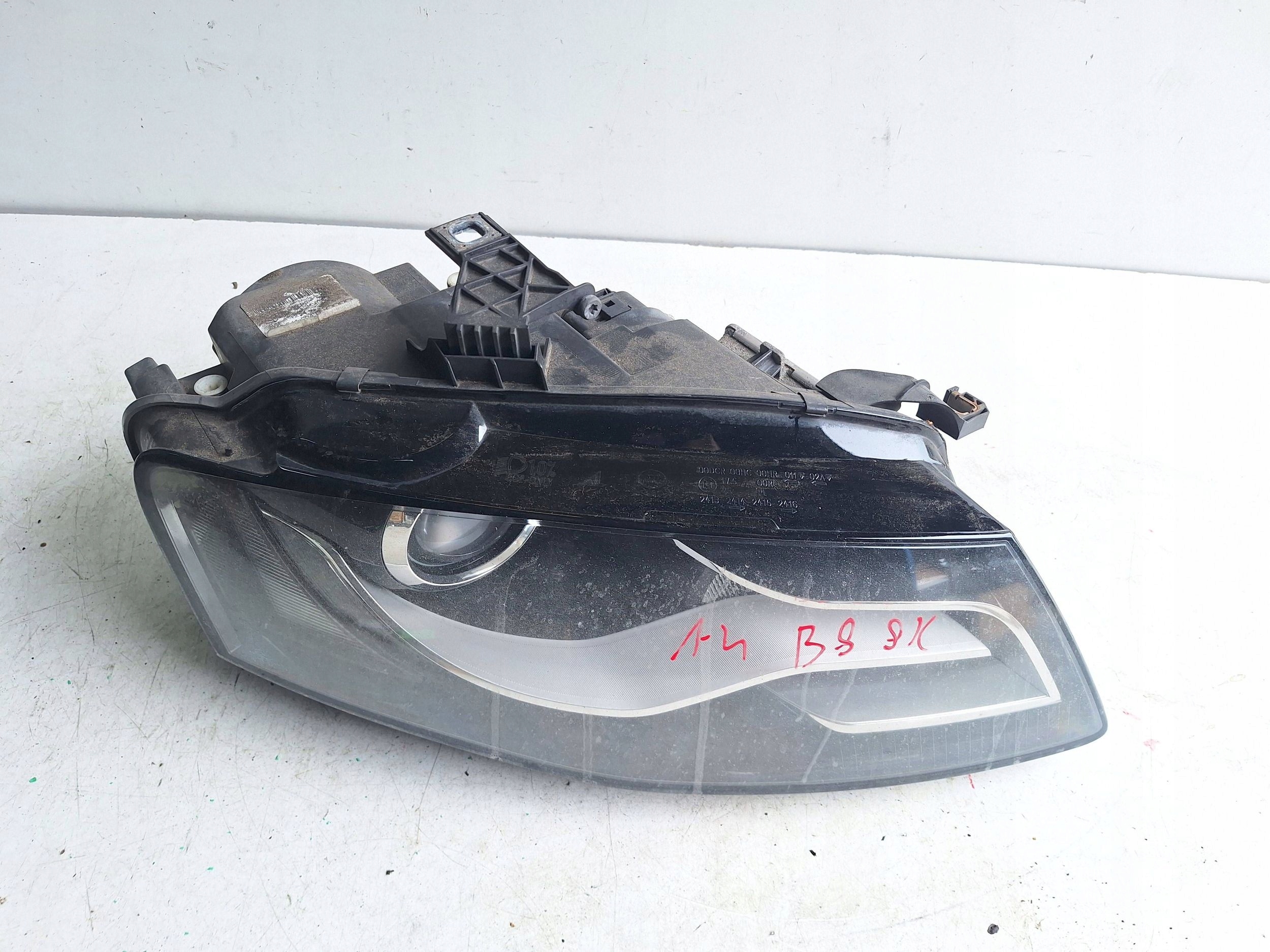 AUDI A4 B8 8K 08-11 light right XENON UK-ANGLIK 8K0941004D