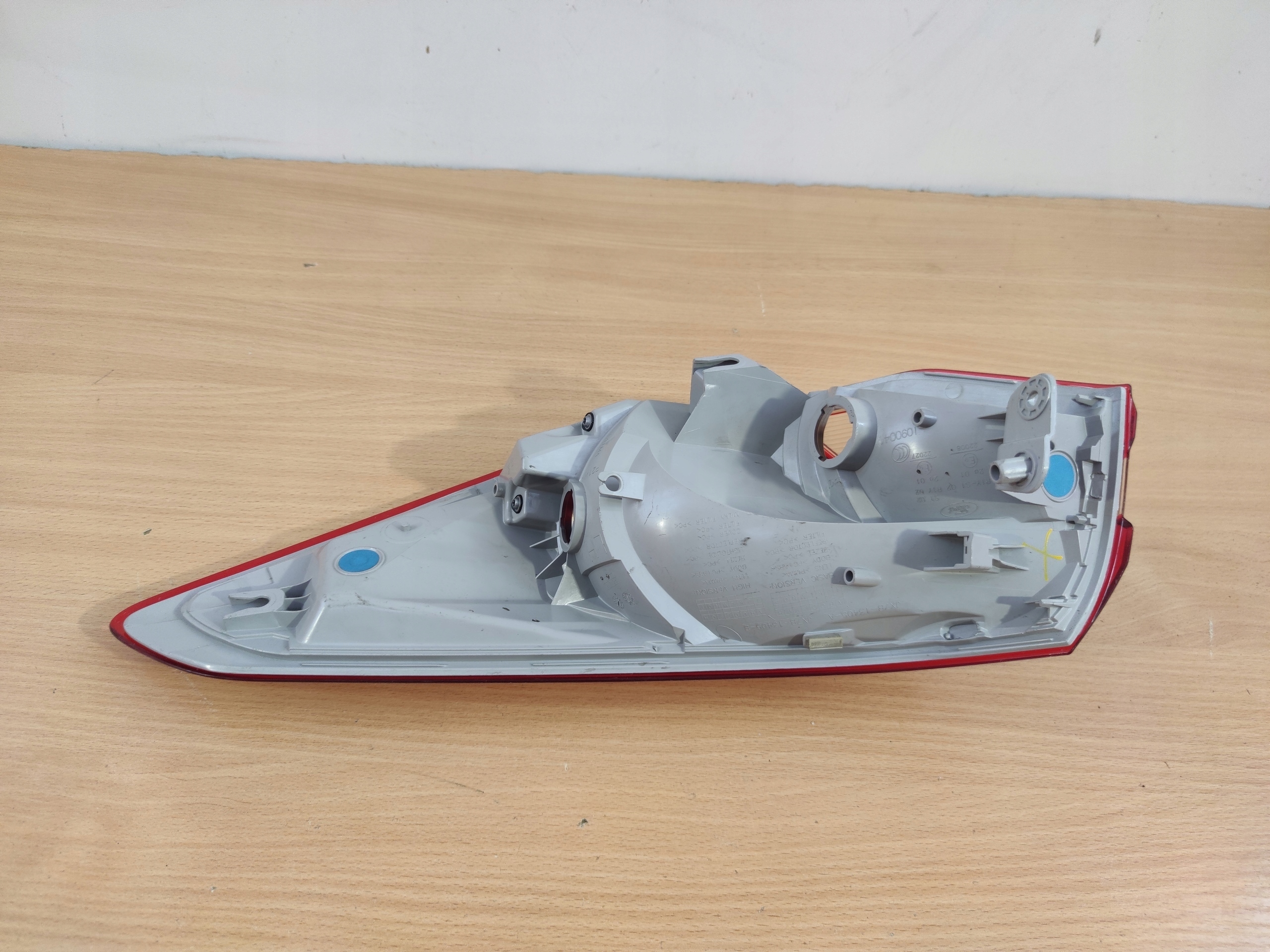 FORD FOCUS MK4 left light rear part W fender sedan LH