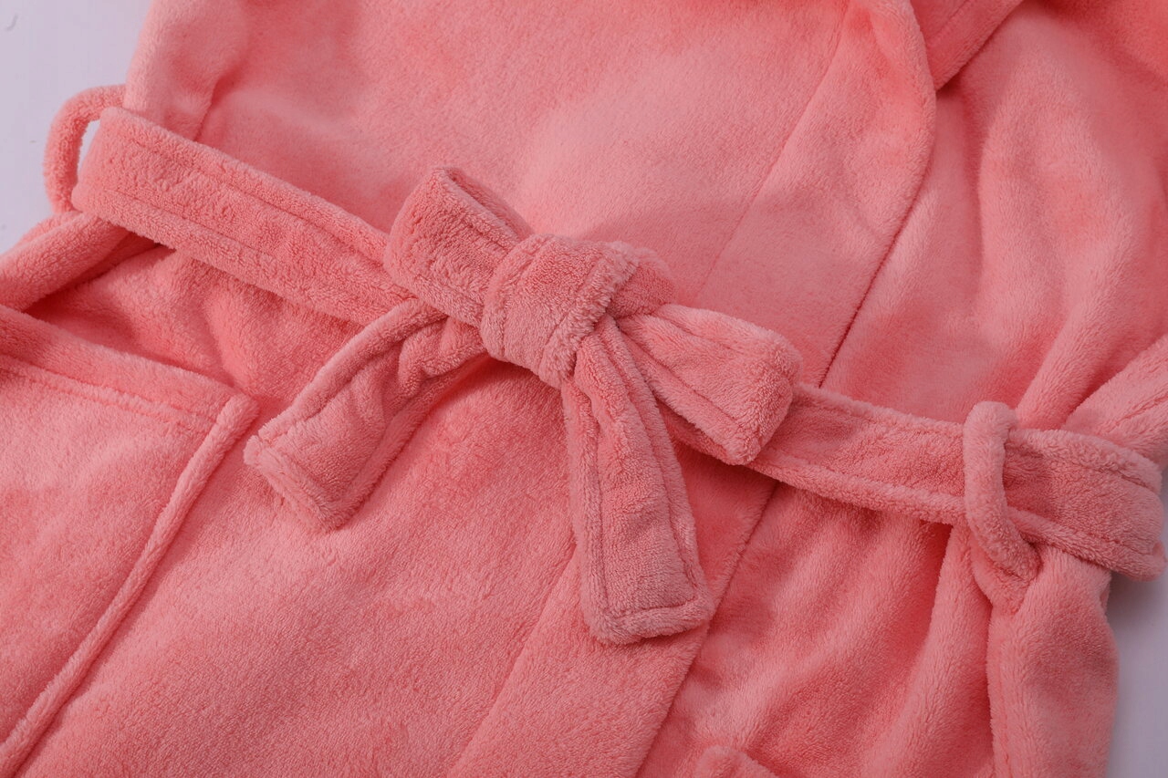 SZLAFROK Z KAPTUREM MIKROFIBRA KORAL 2XL/3XL CARLO Zapięcie wiązanie