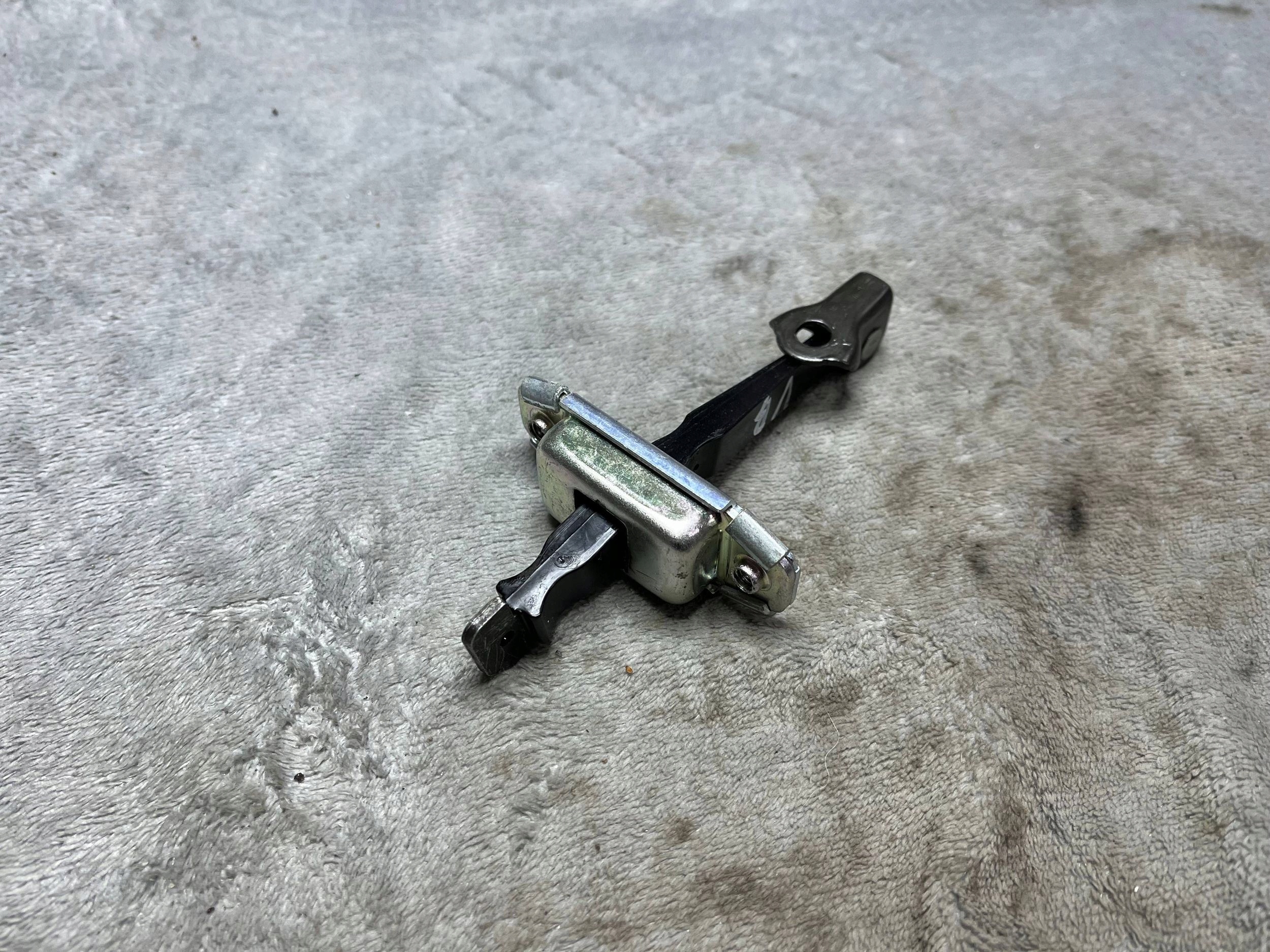 KIA CEED limiter door rear part 79480A2000 OE !J