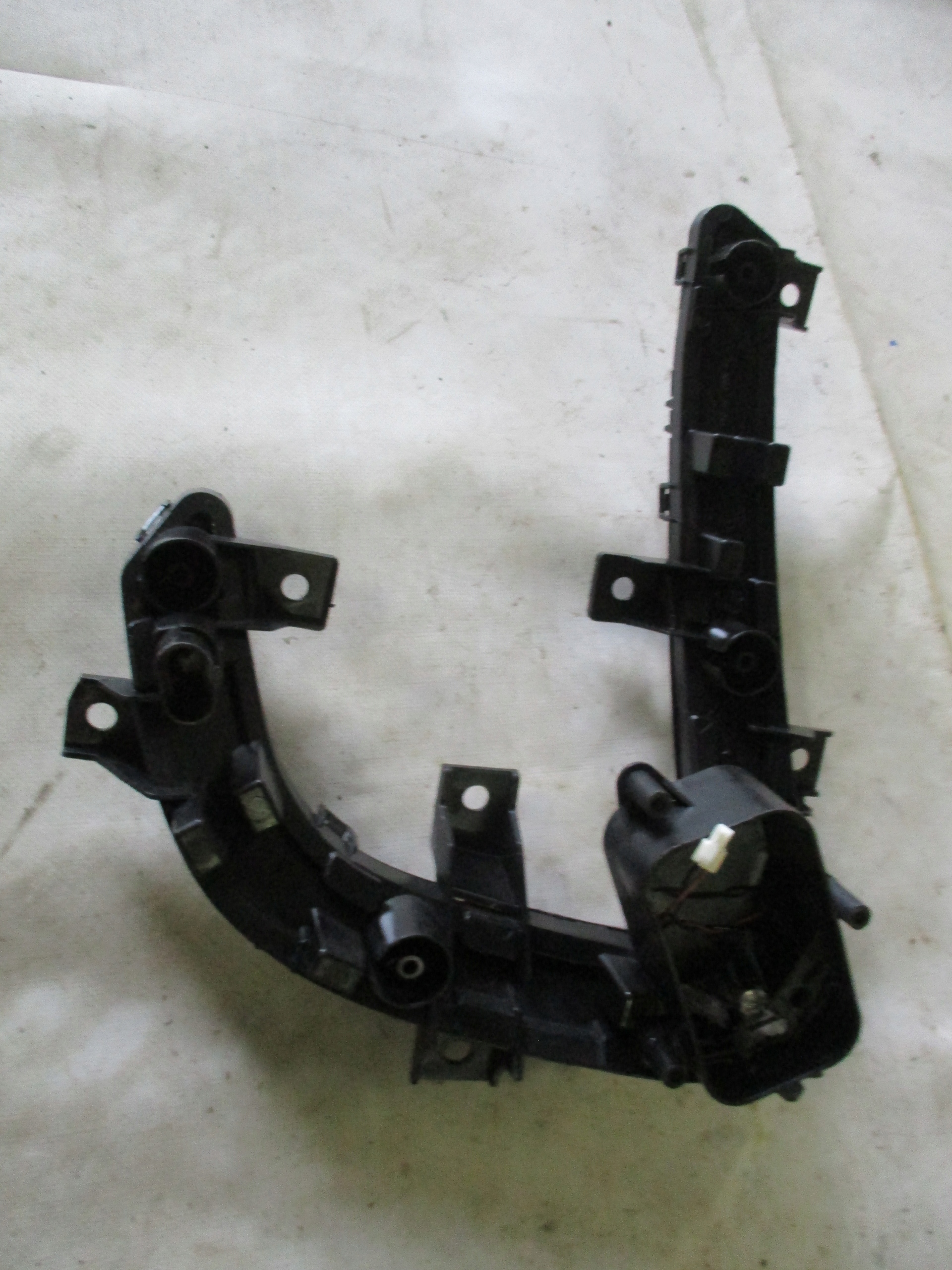 передняя vw e -UP правый 13-16r 77301R