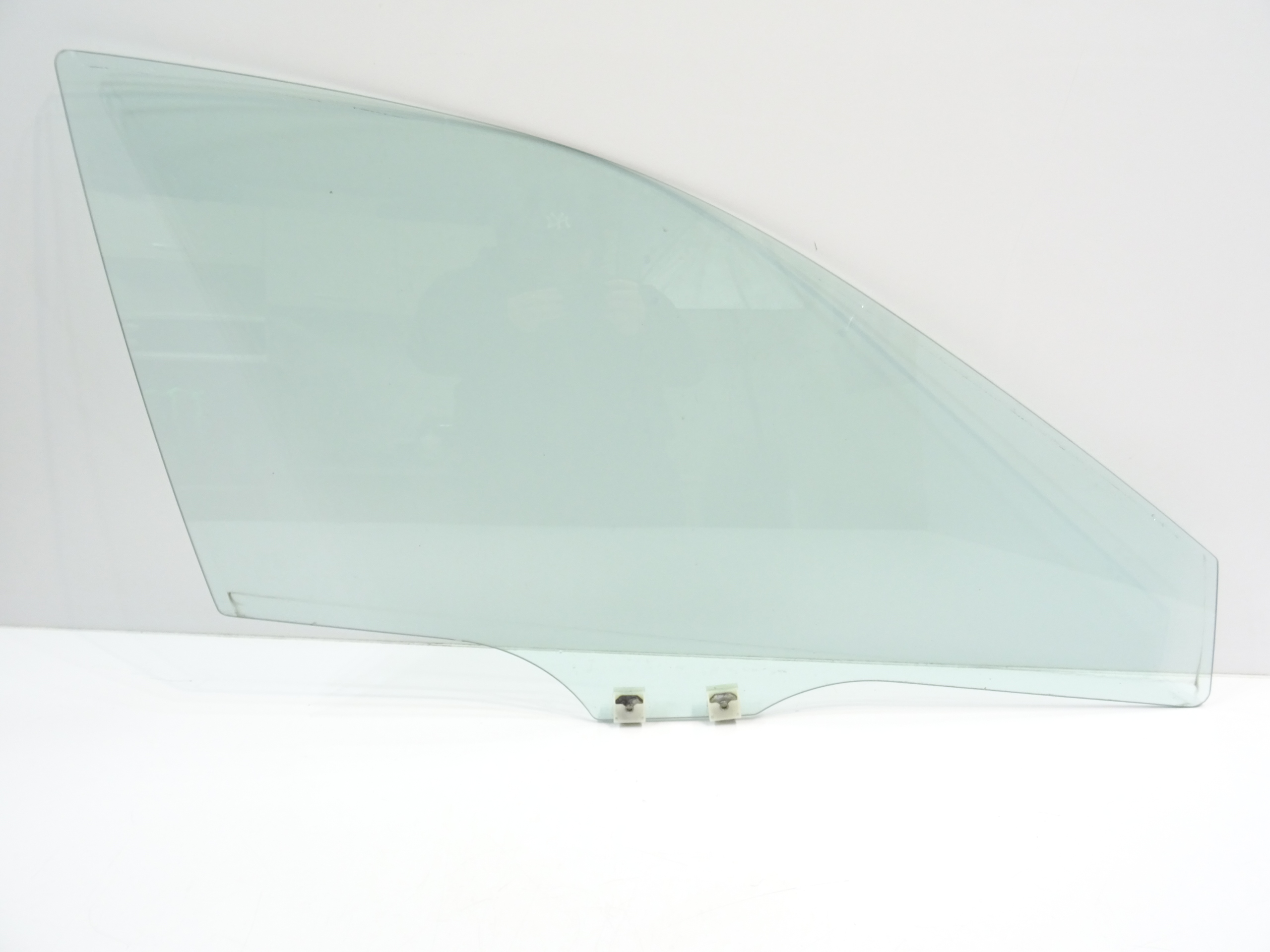 SZYBA DRZWI PRZOD PRZEDNIA MAZDA 6 I 2002-2008 Producent części Mazda OE