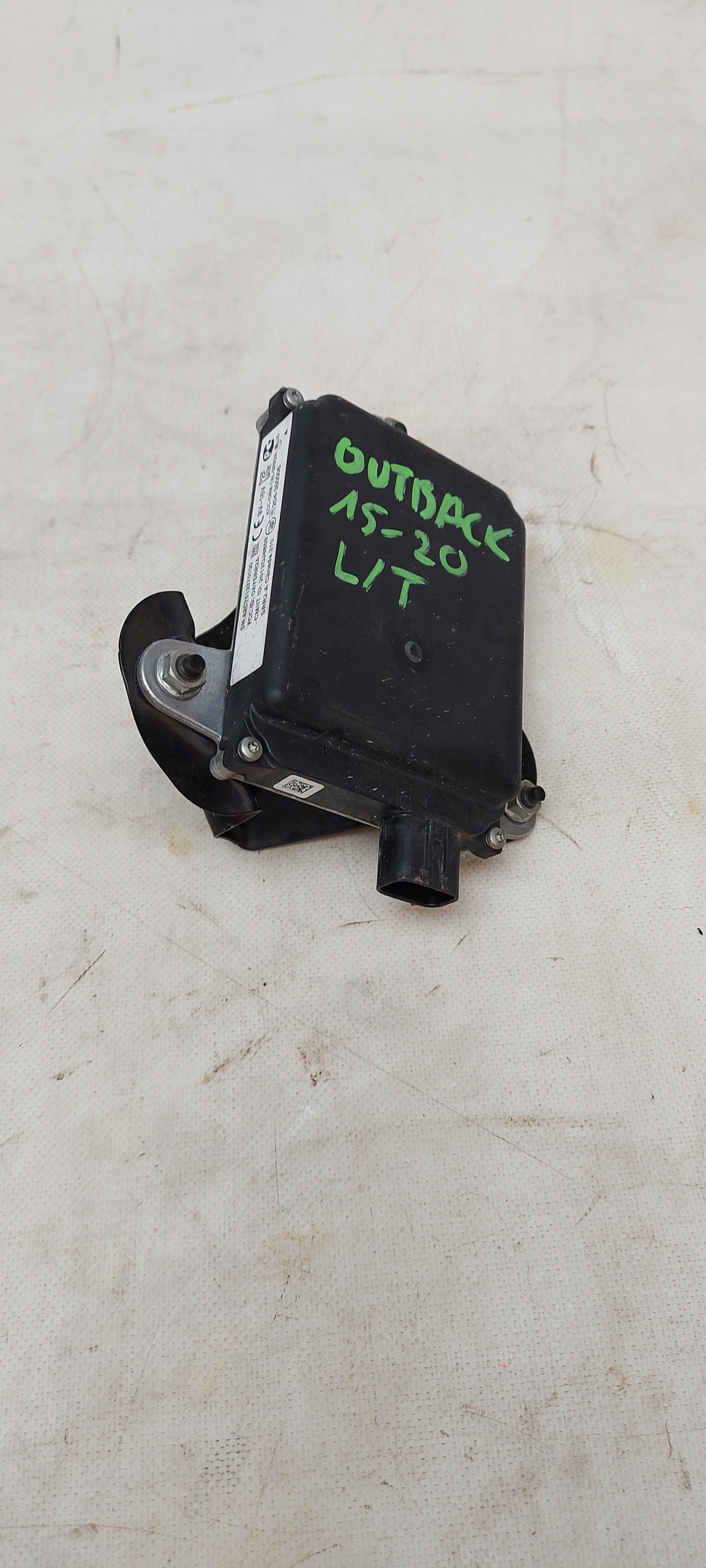 87611AL01A - Subaru Outback 15-радар датчик левый задний США