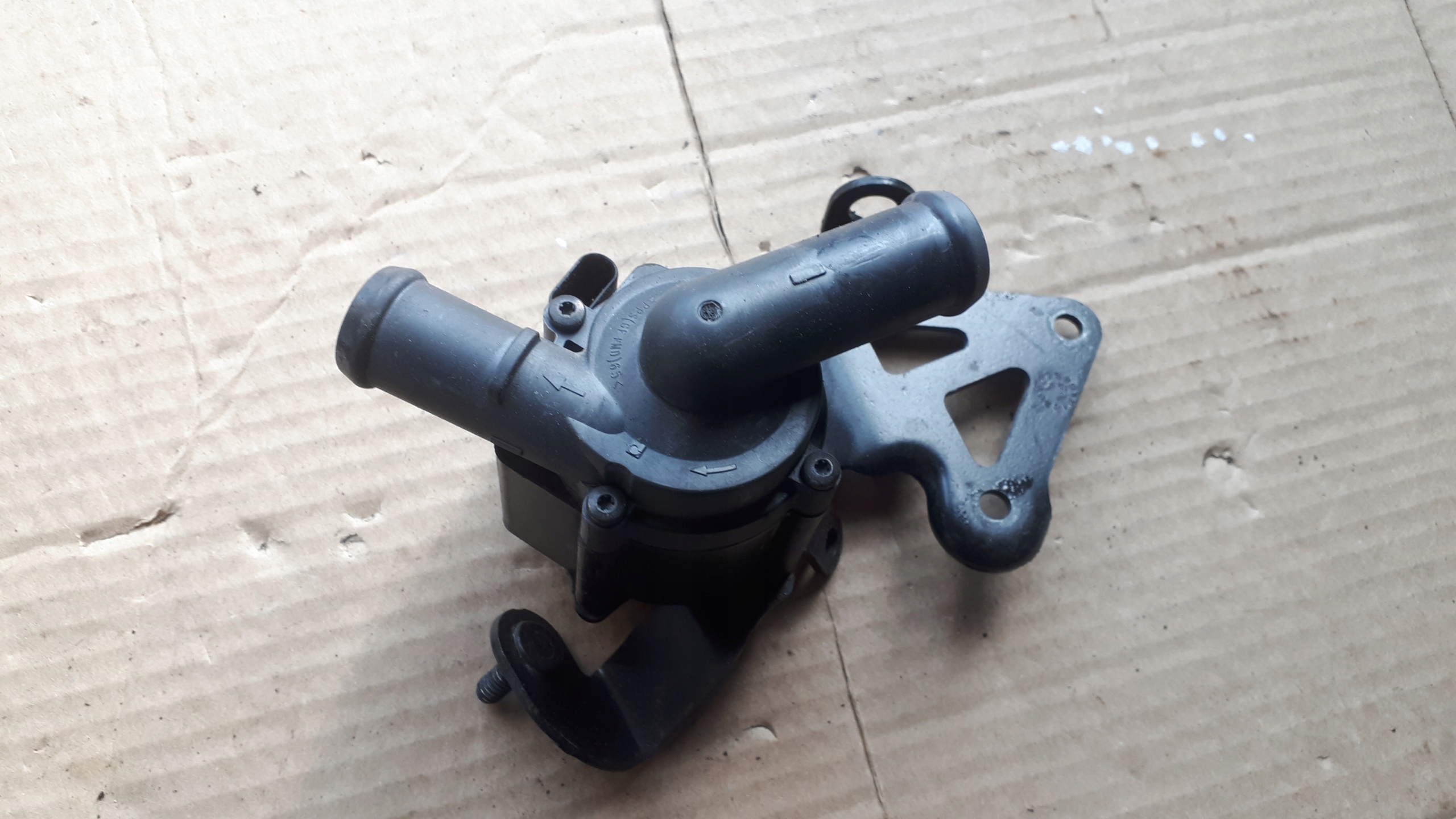 S6 C7 4G pumpa vode 4.0 TFSI 079965561 A7 S7