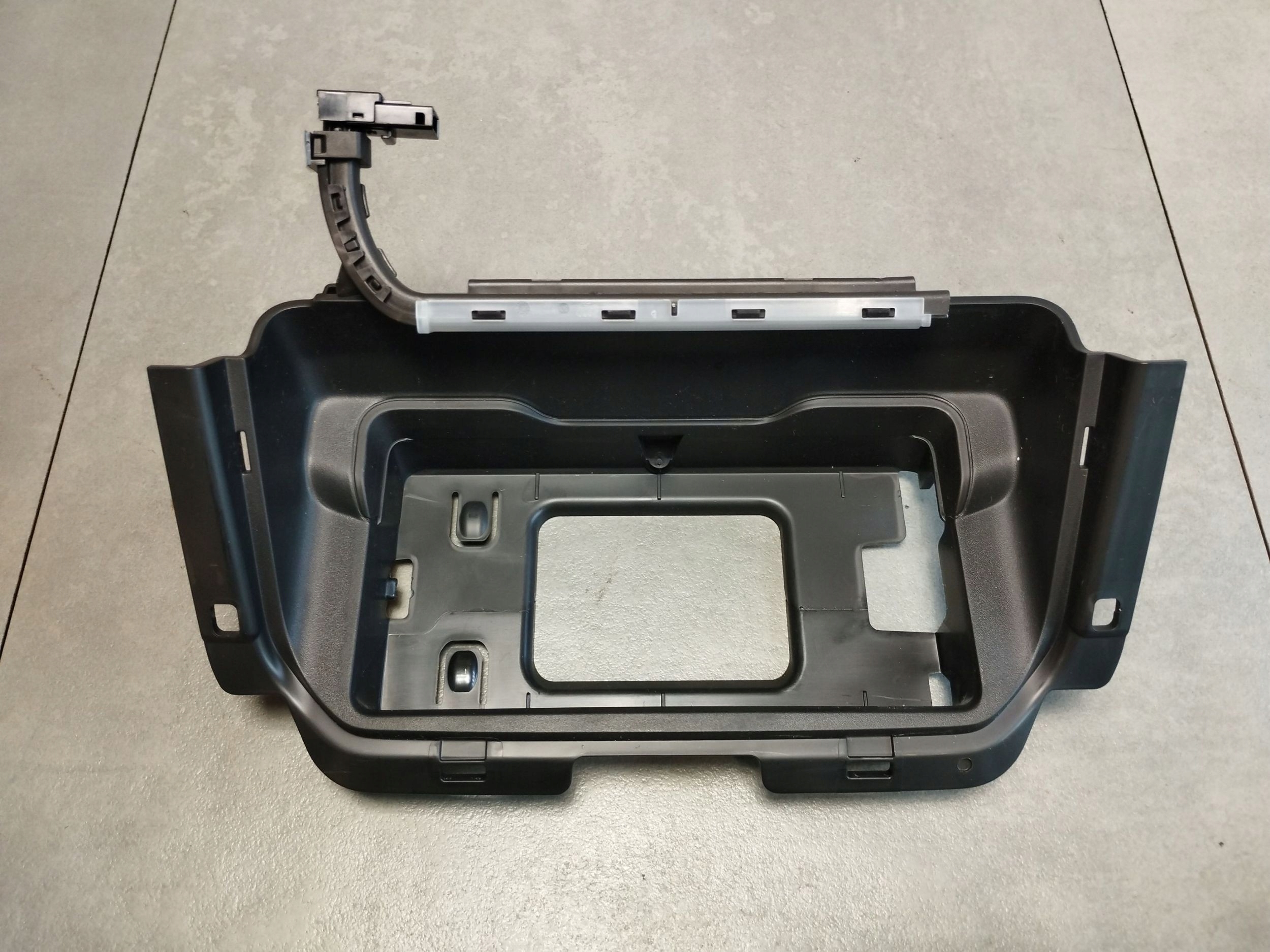 Audi A5 B10 plato 8B3864131A