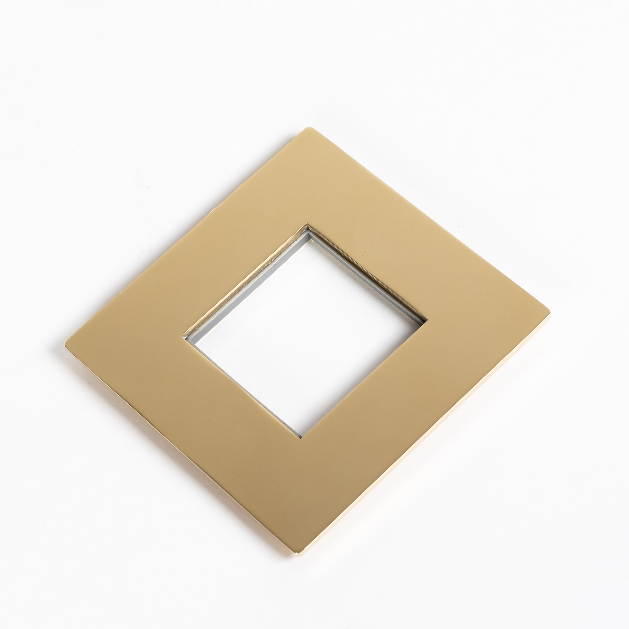 BATERIA UMYWALKOWA PODTYNKOWA MASON GOLD Marka Rea