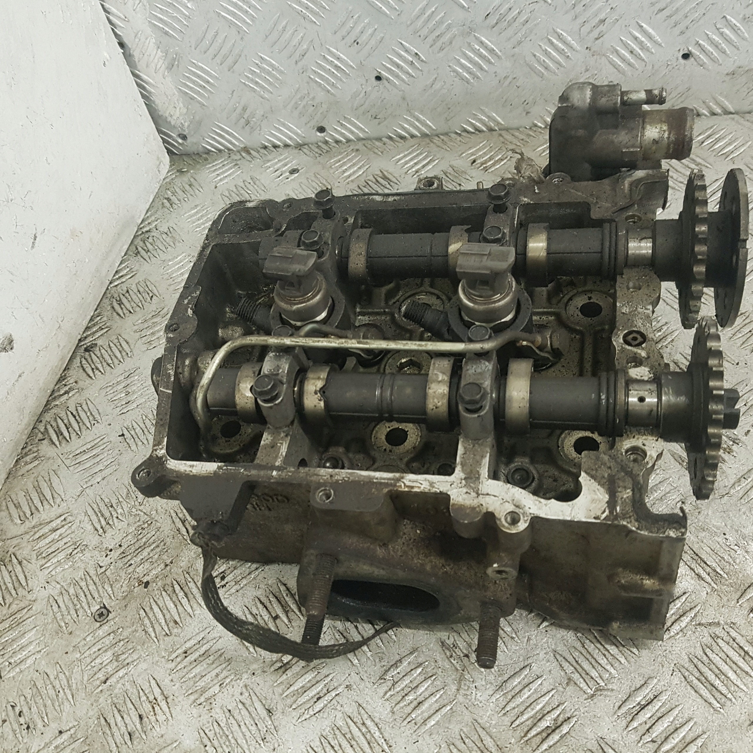 head. complete SUBARU LEGACY 4 F0155703 RHT20D