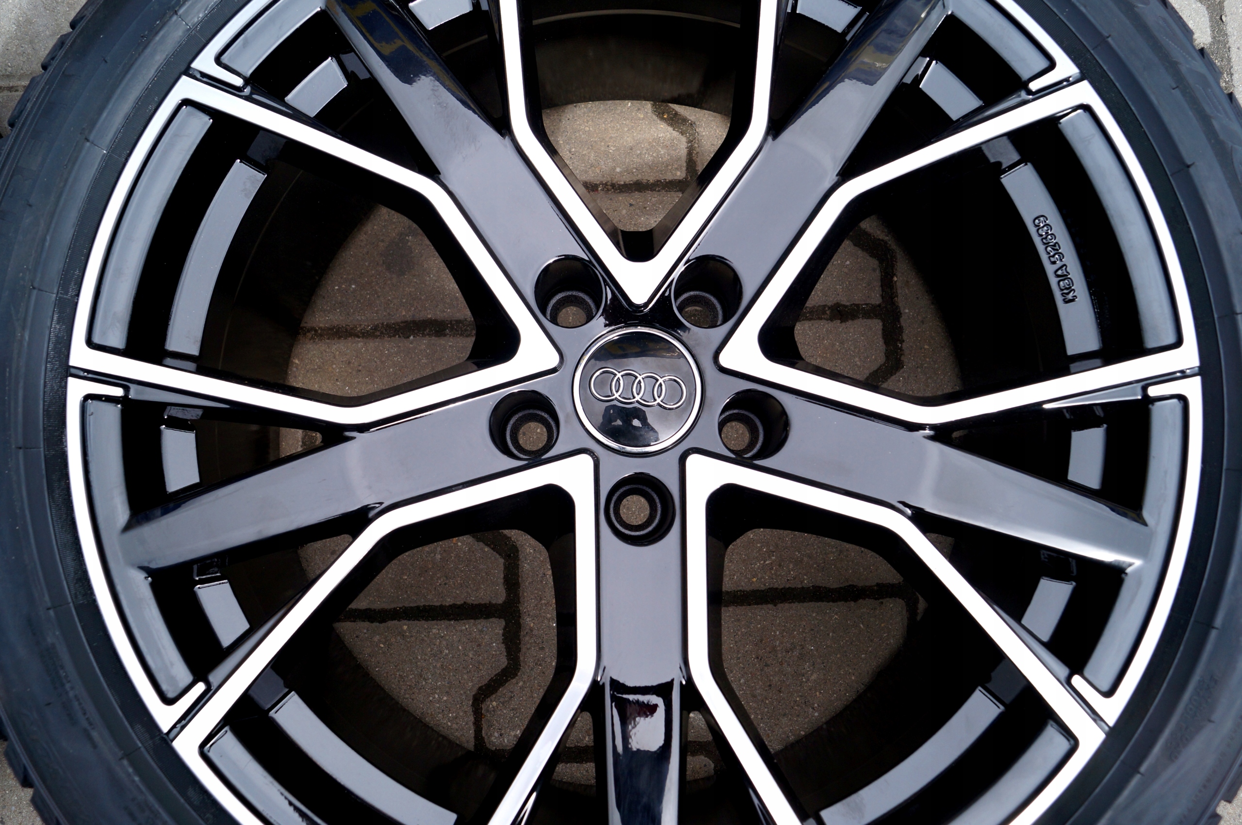 AUDI A6 C8 KOŁA ZIMOWE 245/45R19 PIRELLI NOWE Rozstaw śrub 5x112