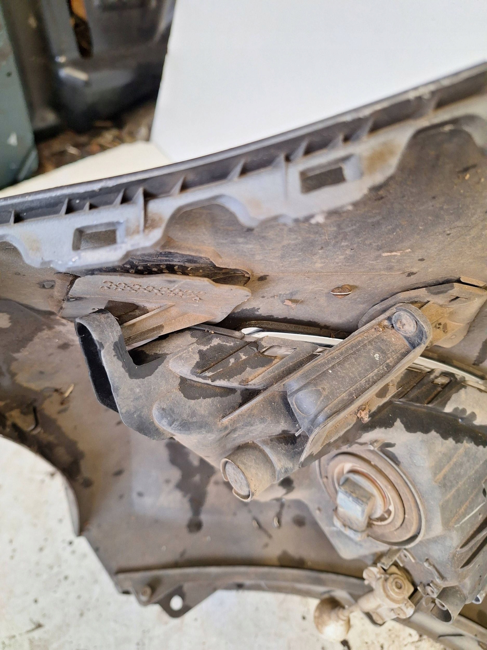 HYUNDAI I20 LIFT 12-15 bumper + LED