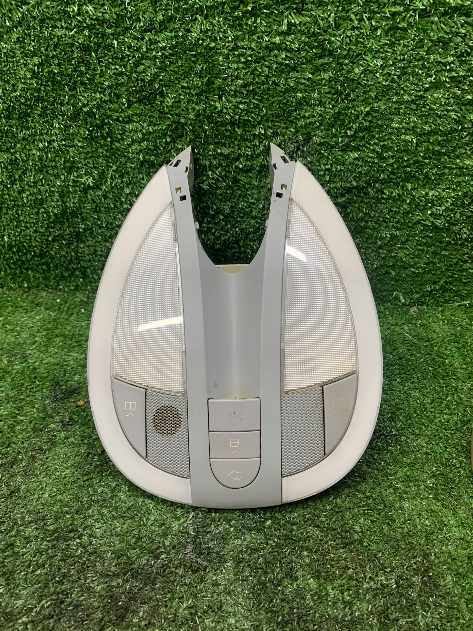 Lampka oswietlenie kabiny Mercedes-Benz OE A2118206401