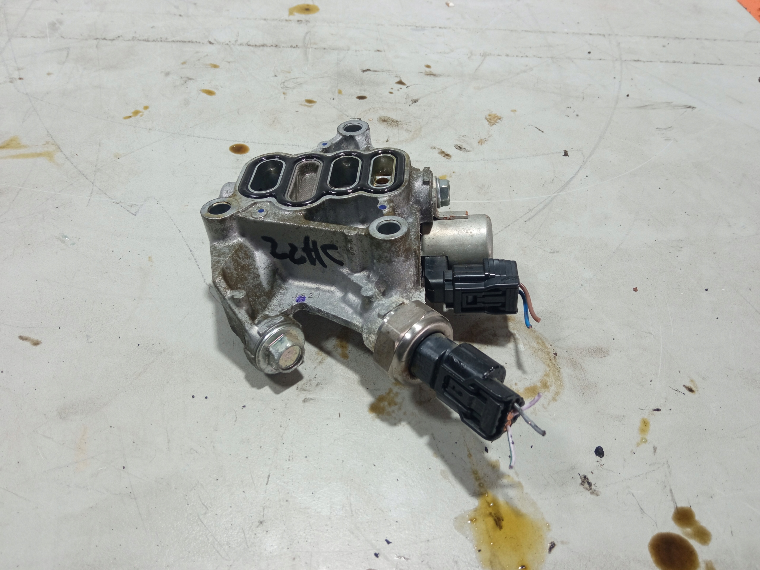 HONDA JAZZ V ZAWÓR OLEJU 1.5 B LEB8