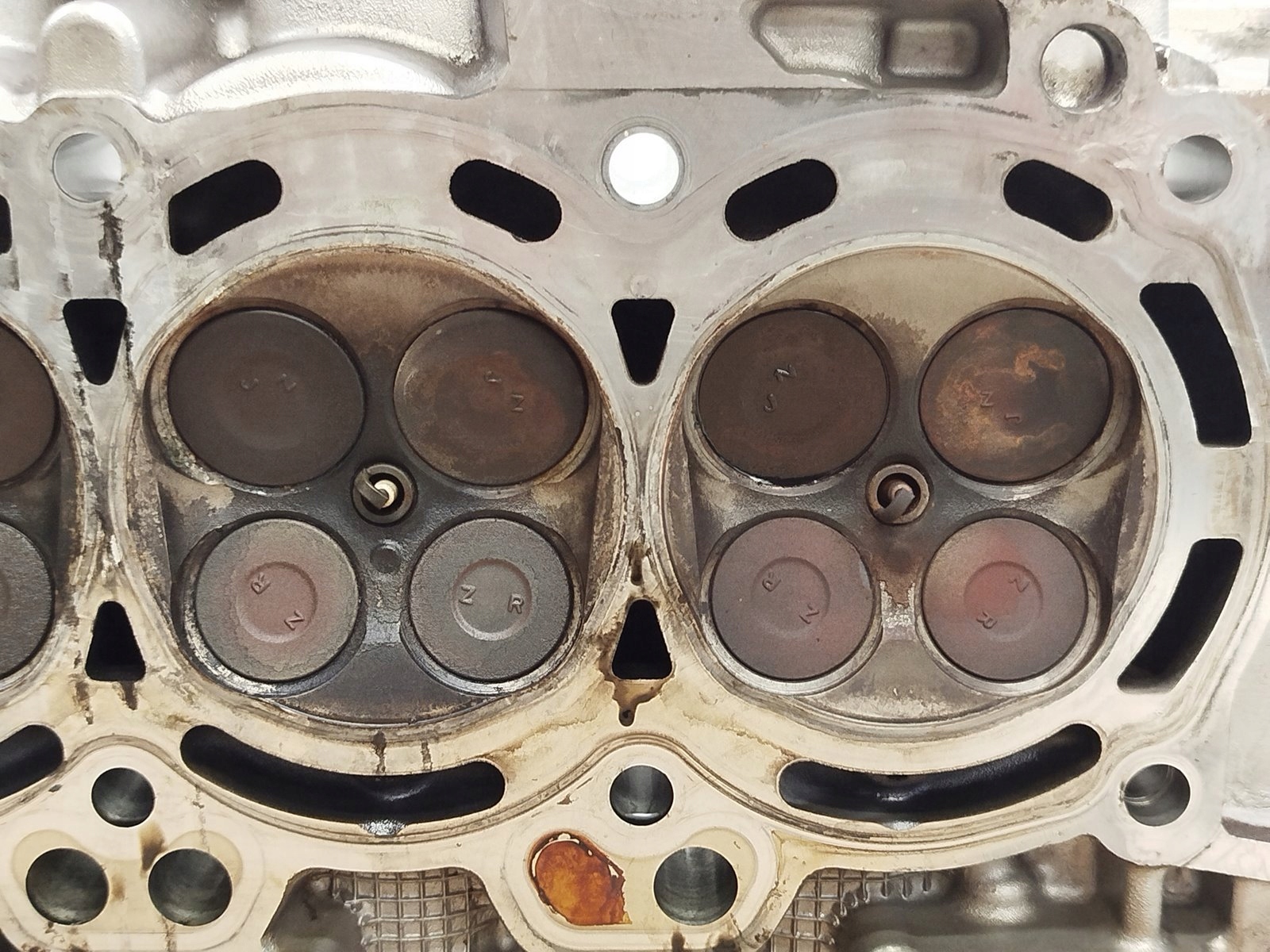 testata motore Toyota 1.8 16V 2ZR 4