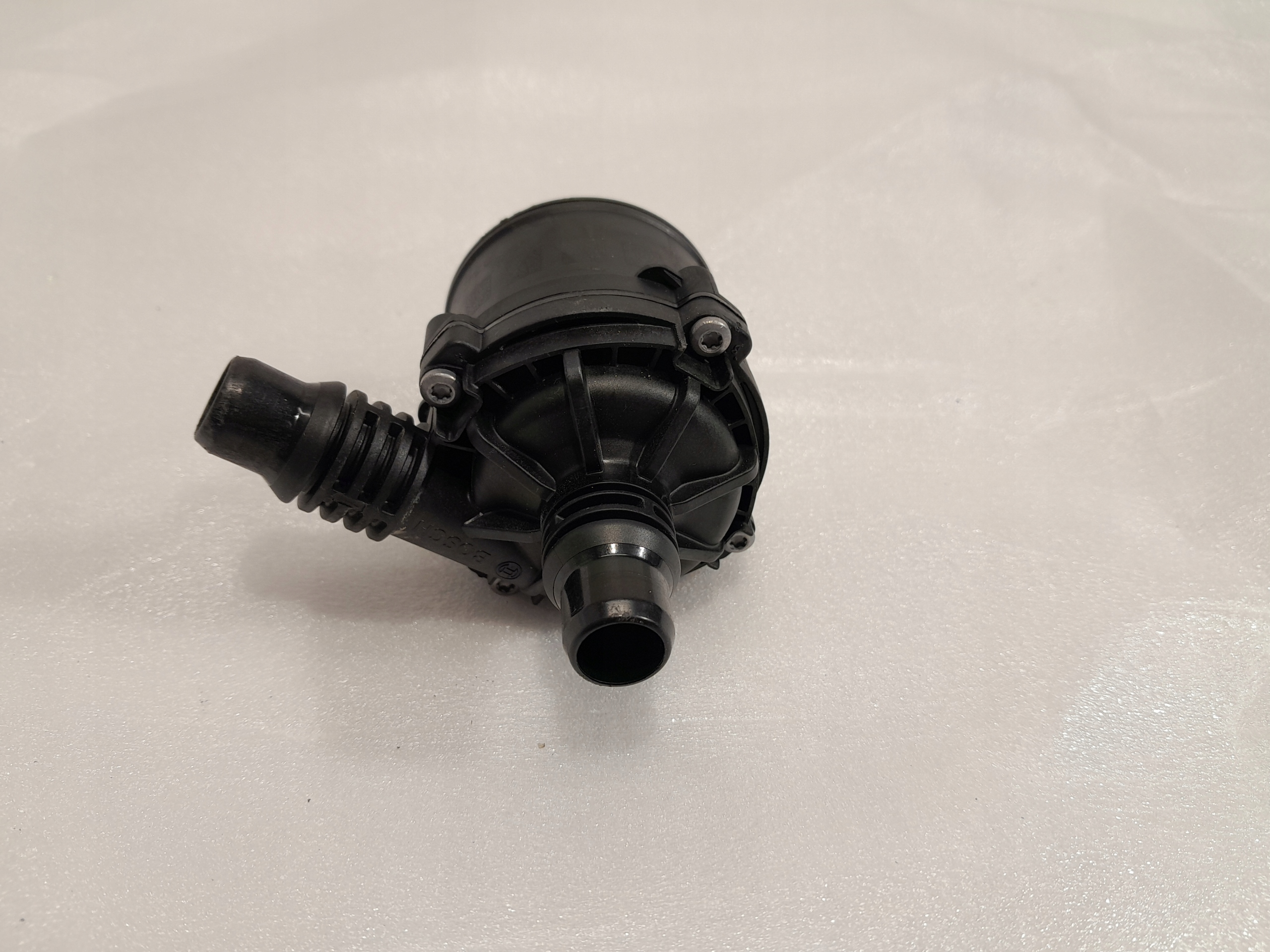 BMW X7 G07 supplementary water pump 9470045