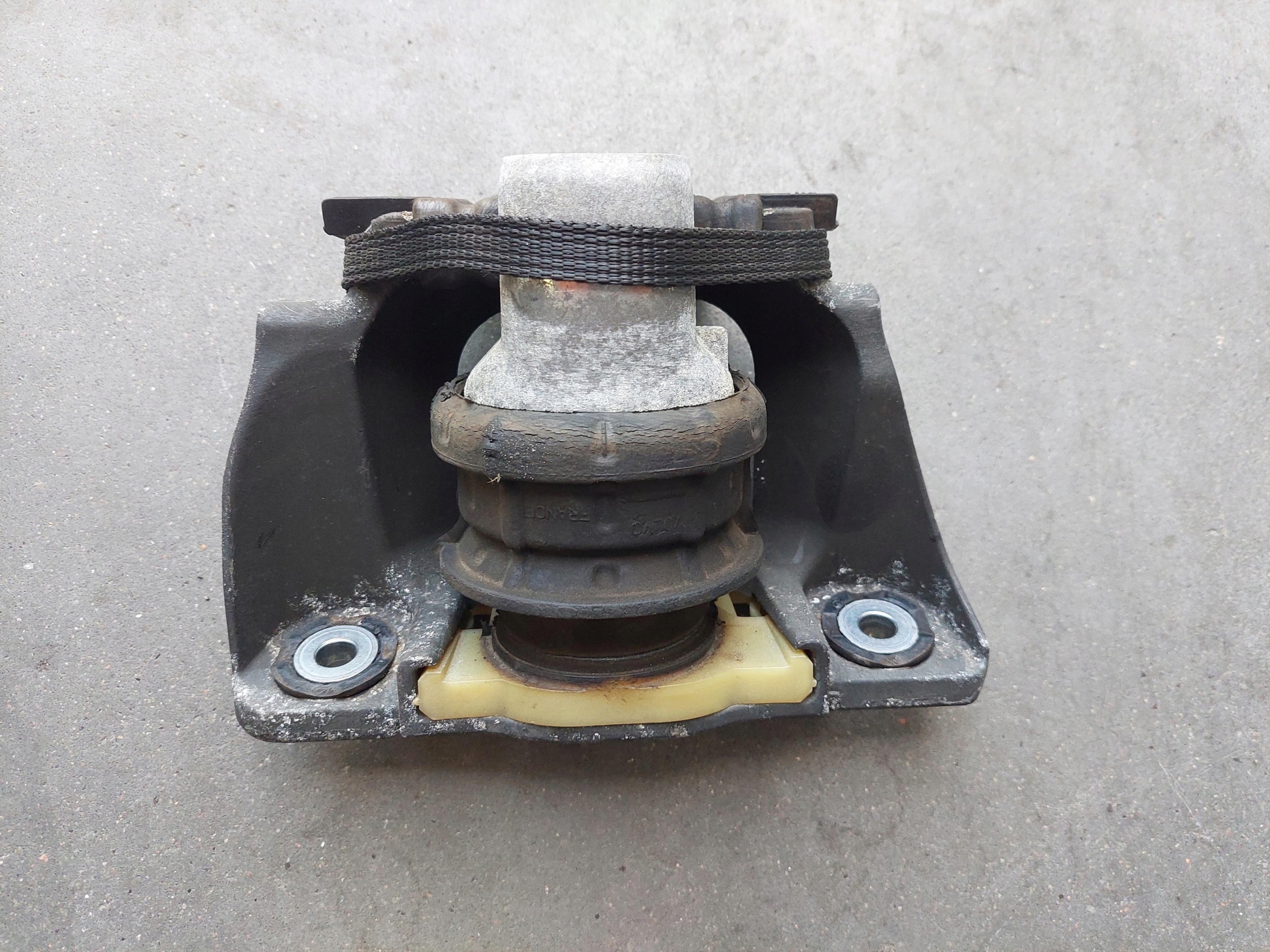 engine mount 31686887 VOLVO S60 III V60 II 2.0 D 3