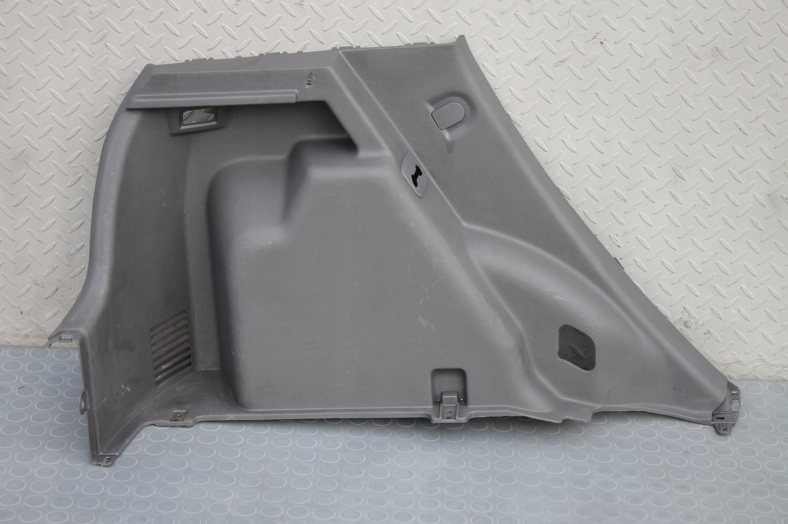 BOCZEK BAGAZNIKA LEWY TYL KIA RIO II HB 5D 05 11