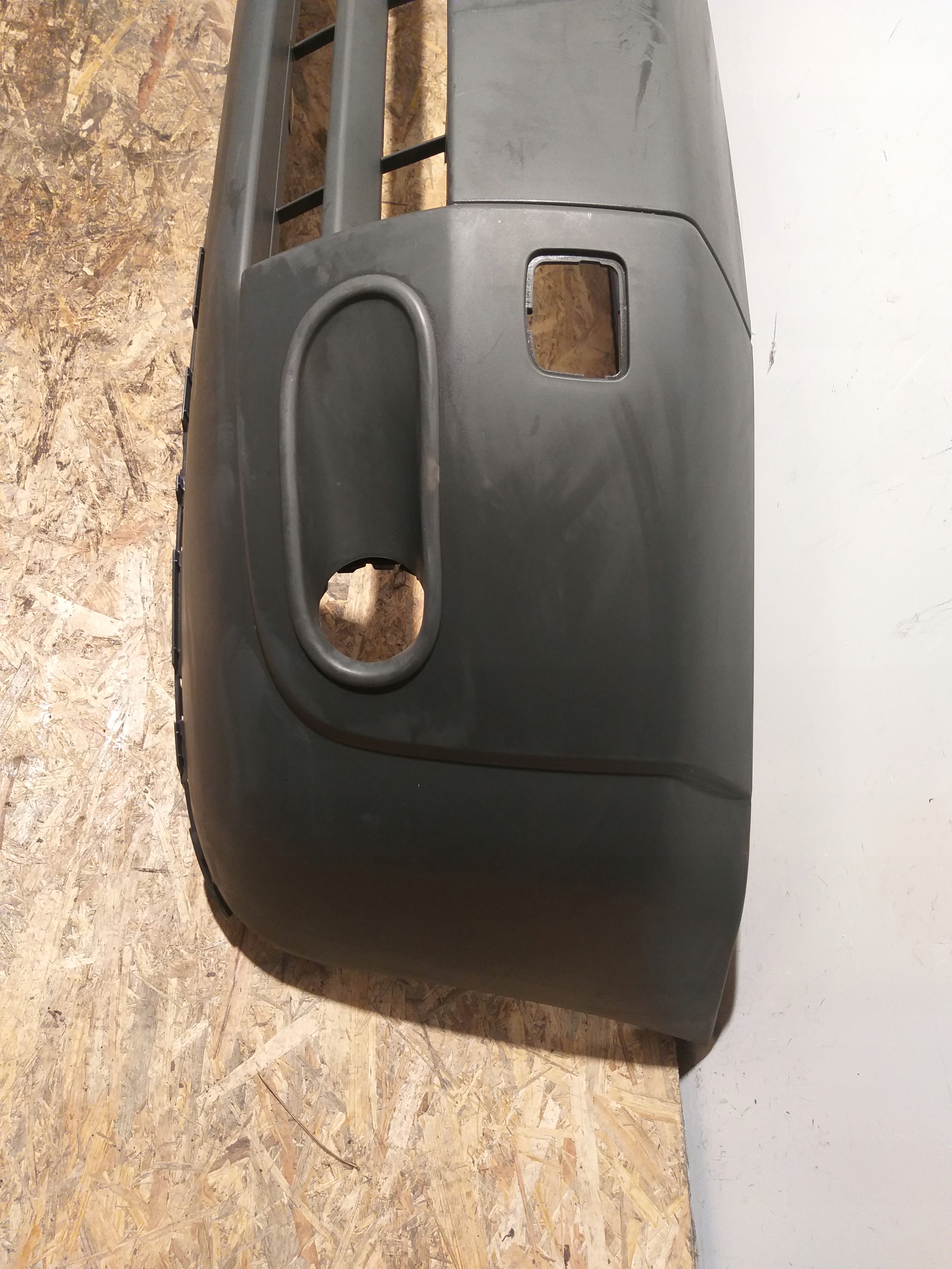nárazník předek Ford Connect Lift 06-09