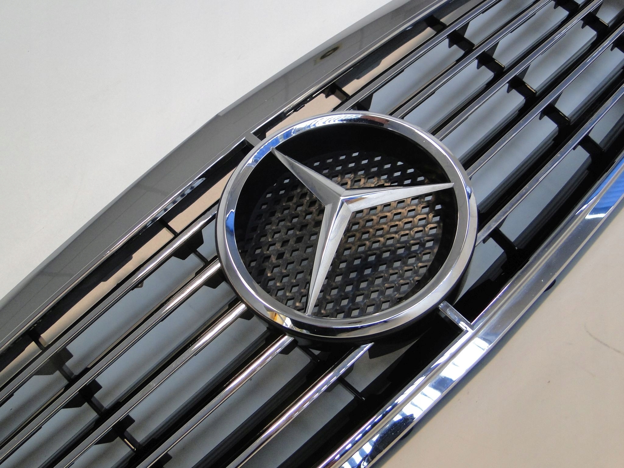 MERCEDES E W211 211 GRILL ATRAPA AVANT AMG SPORT Producent części Mercedes-Benz OE
