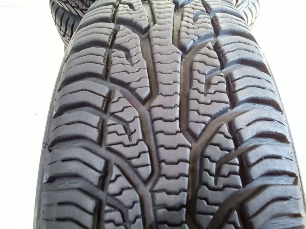 tyres Uniroyal AllSeasonExpert 2 175/65/14 82T 2024 7,9mm