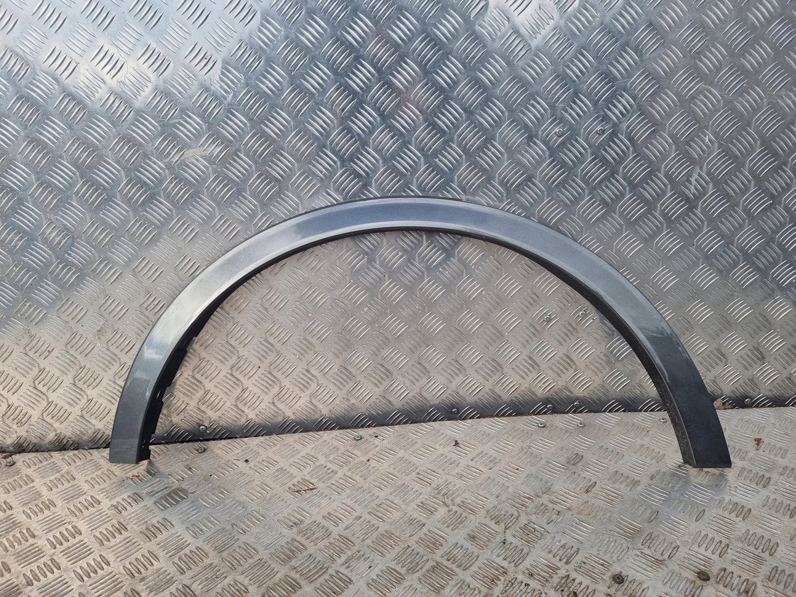 FORD KUGA MK3 ST LINE 20 R LISTWA PRAWA TYL Part number LV4B S286D02 BDW