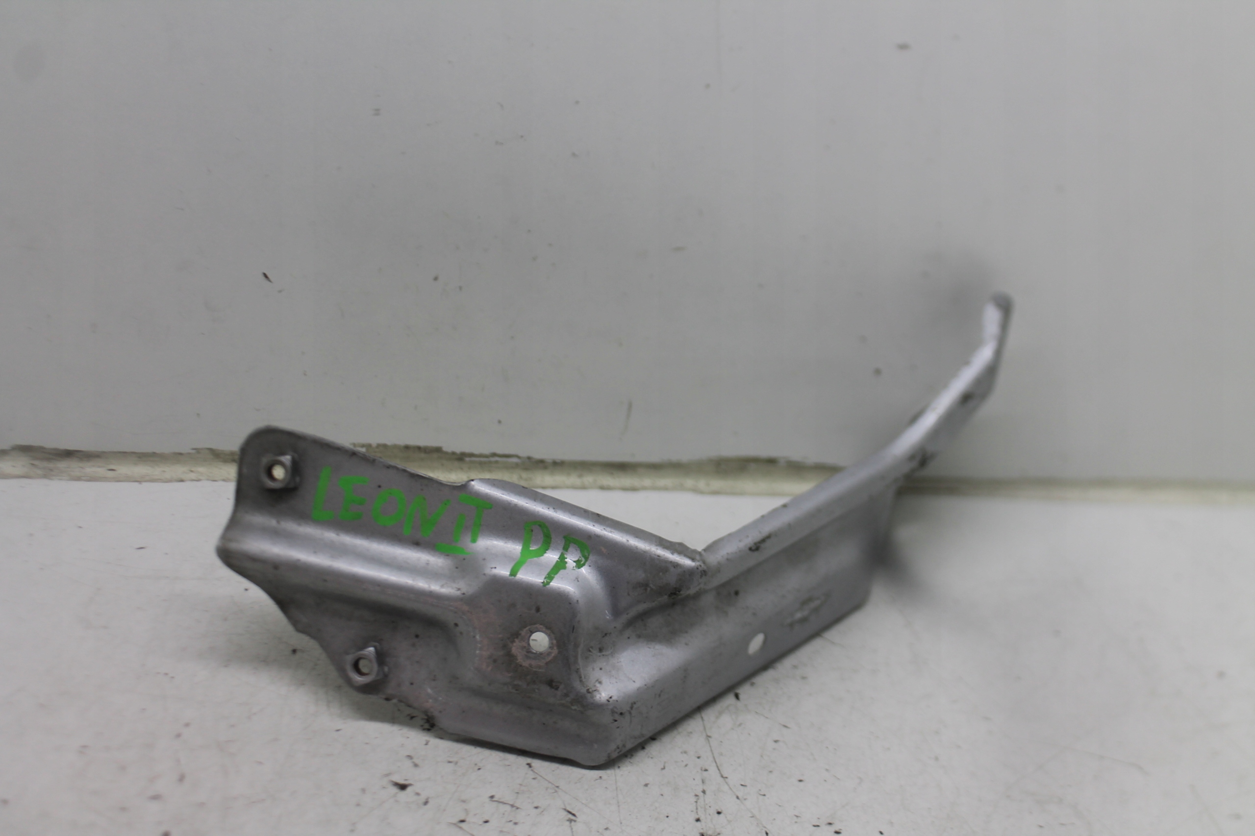 Consolle Supporto staffa parafango 1P0821136A SEAT