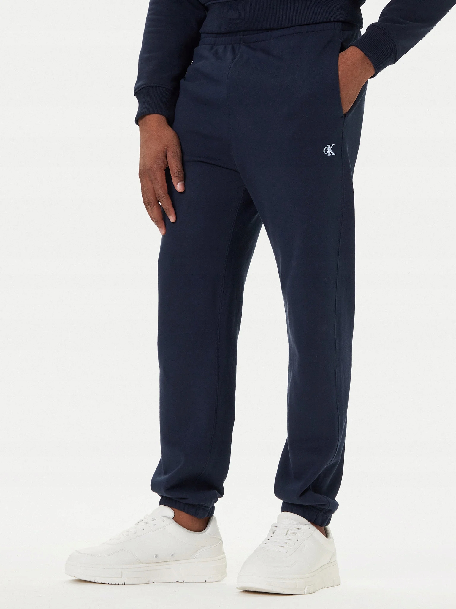 Calvin Klein Jeans Teplákové kalhoty LV04RD241G Tmavě modrá Regular Fit L