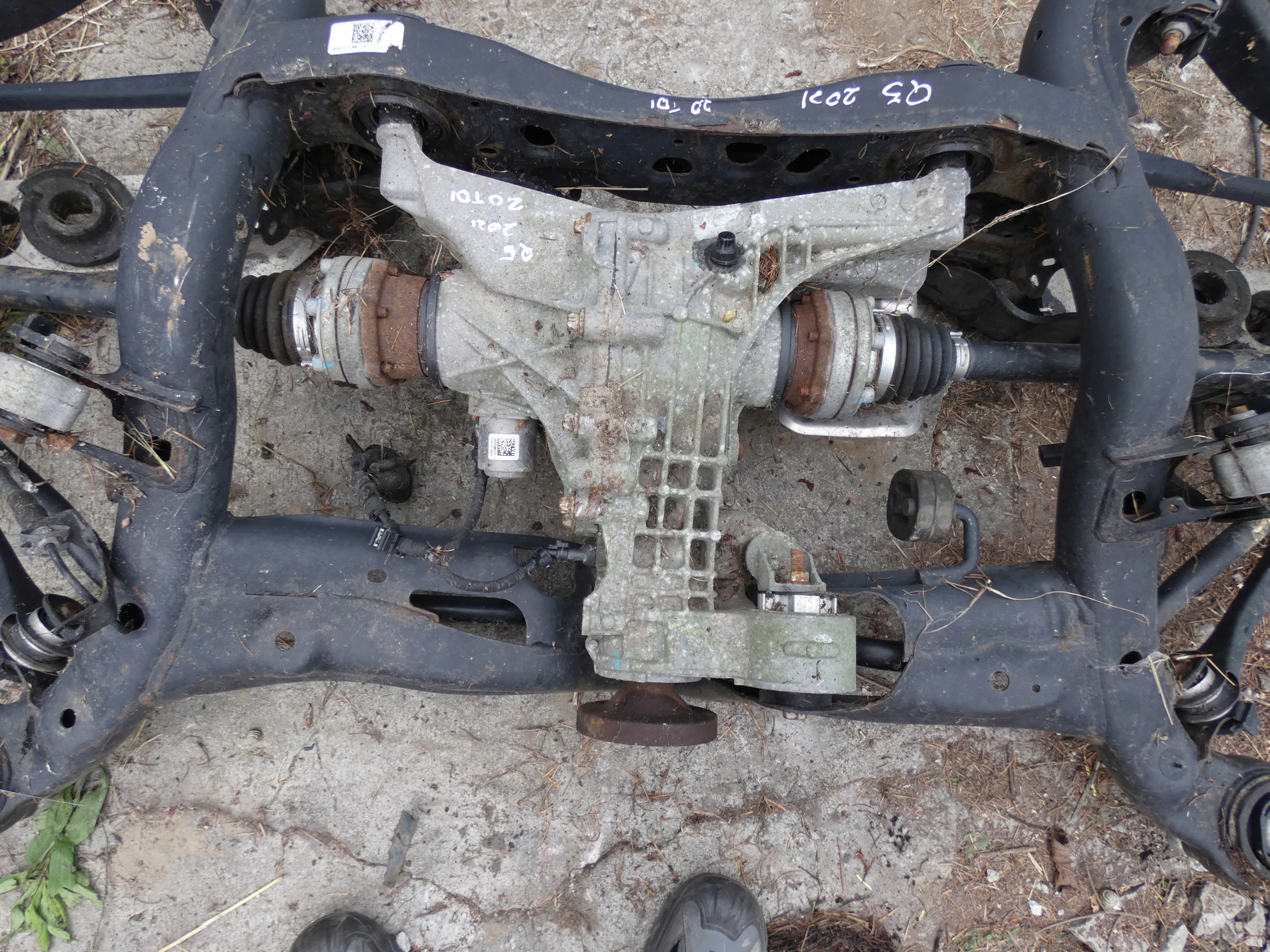 AUDI Q5 80A subframe axle beam rear part sususpension 80A505235