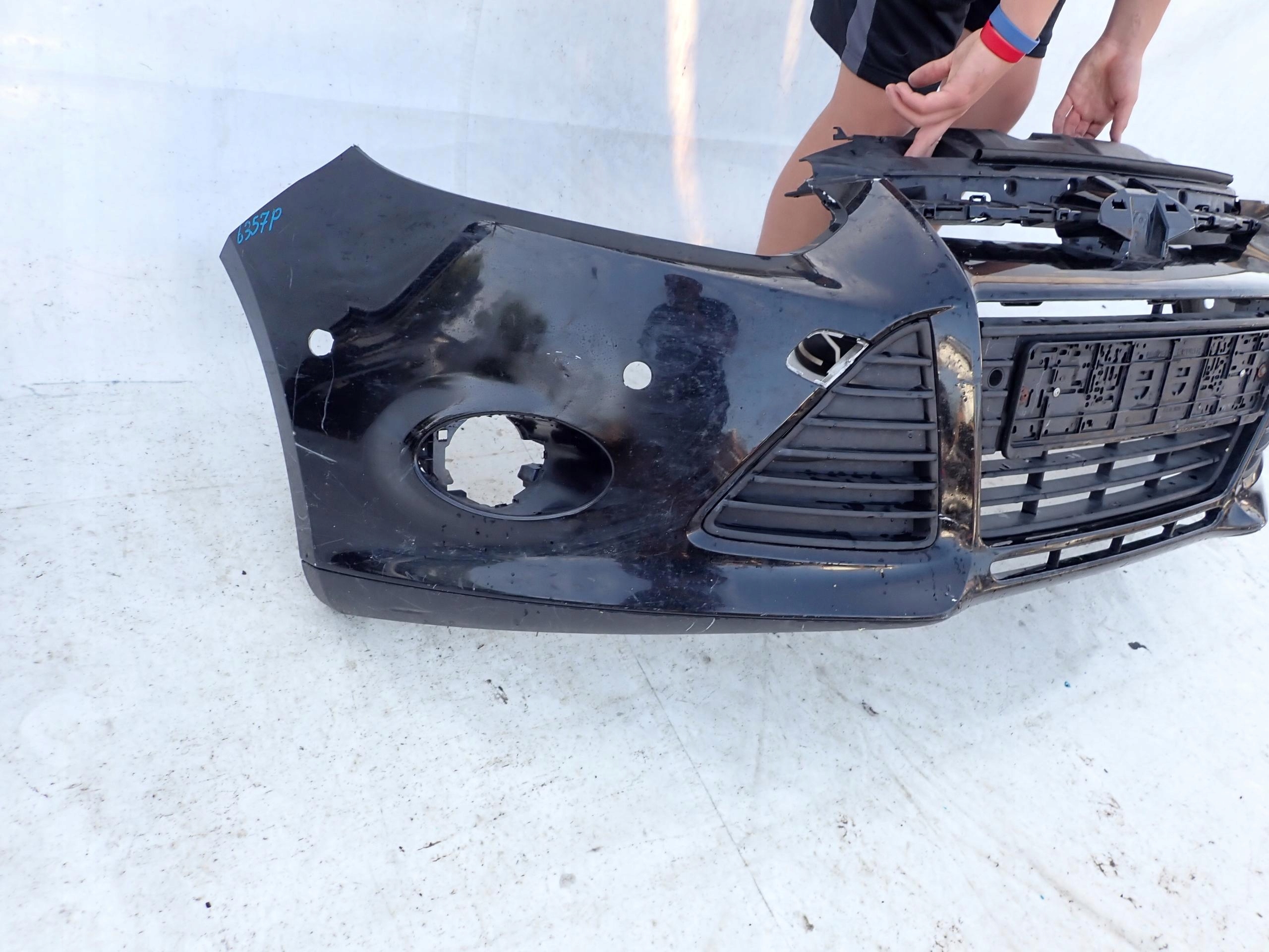 FORD FOCUS III MK3 10-14 Stoßstange vorne PDC