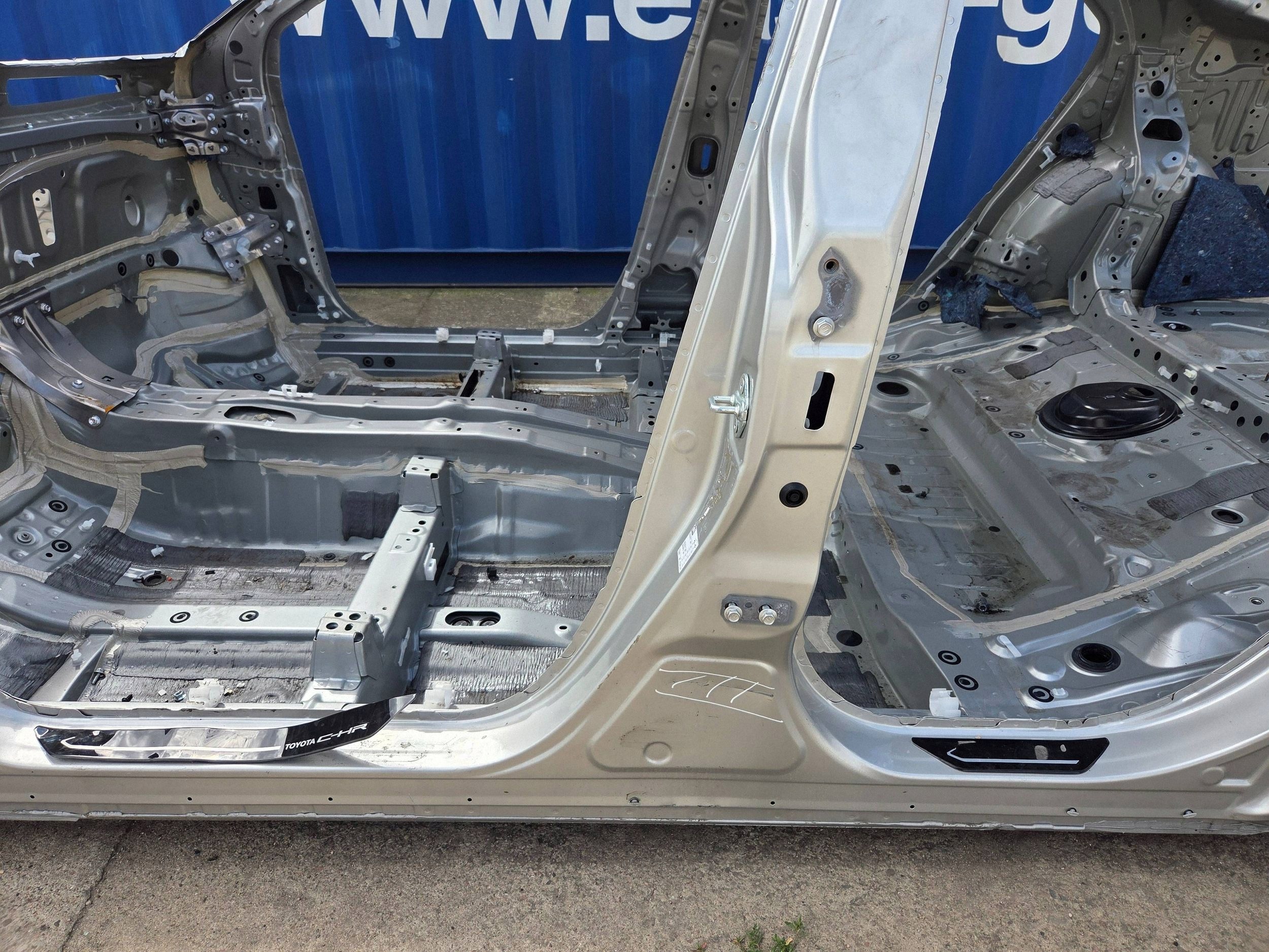 Toyota C-HR II threshold left