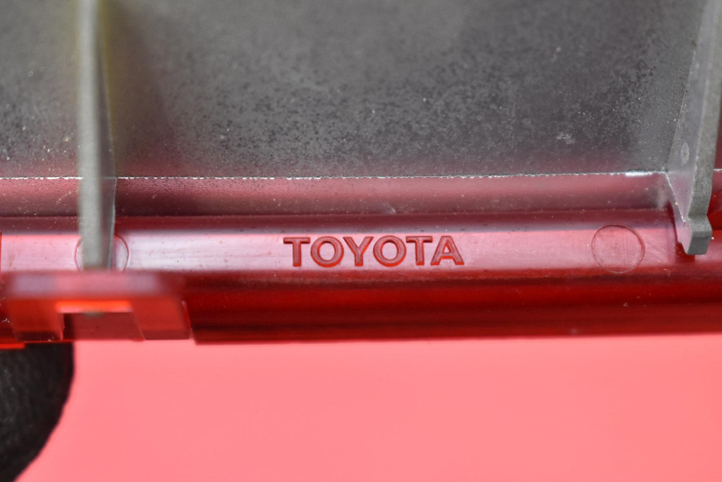 light STOPU STOP 81570-0F011 TOYOTA COROLLA VERSO 2 II 04-09
