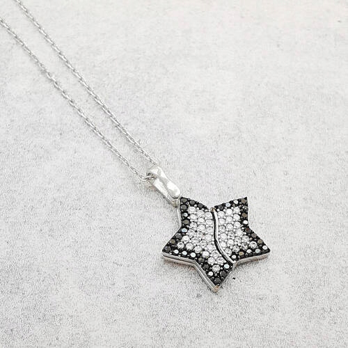 Stříbrný náhrdelník s hvězdičkou a zirkony