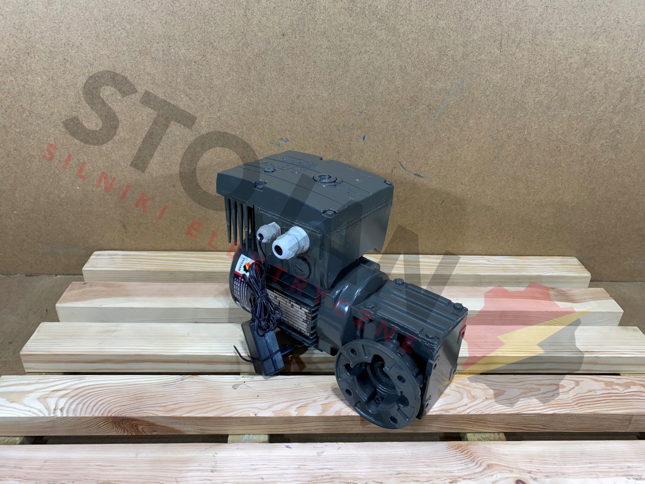 motoreduktor / przekładnia 0,075-0,37kW 14-280obr. 3fazowy SEW