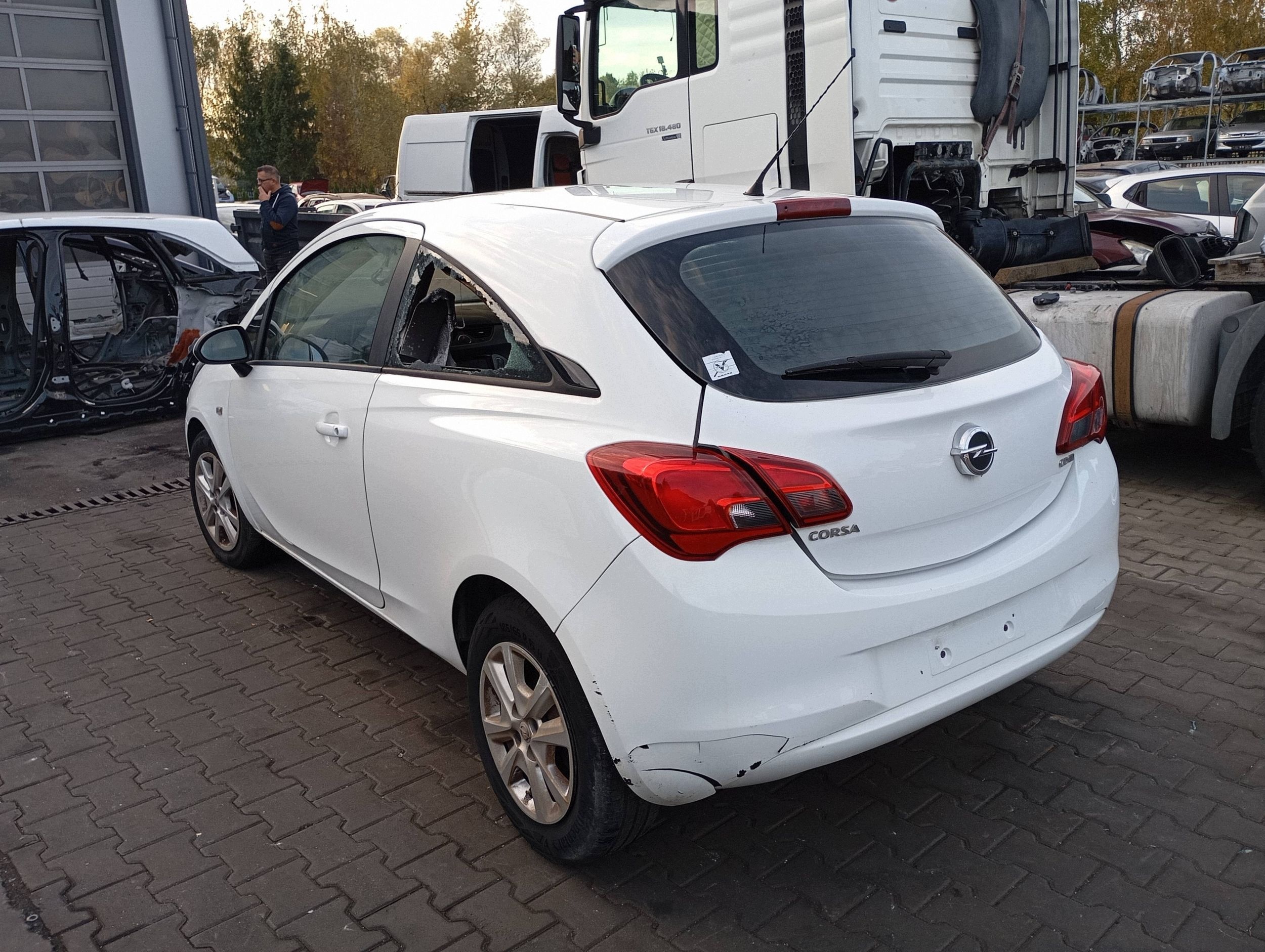 OPEL CORSA E (X15) light rear part rear left W fender 3D 3DRZWI EU