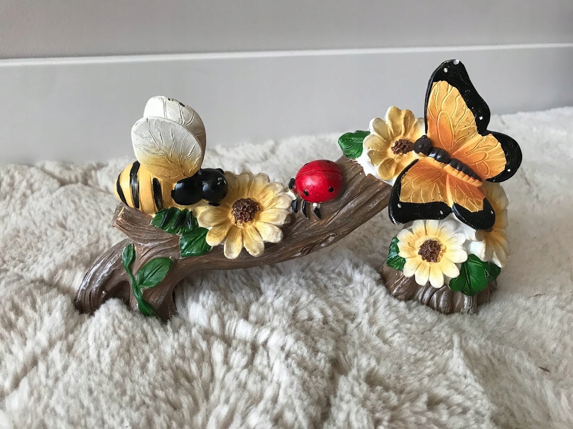 Figurka dekoracyjna na pniu SCENKA PIEŃ WIOSNA Kod producenta 0909