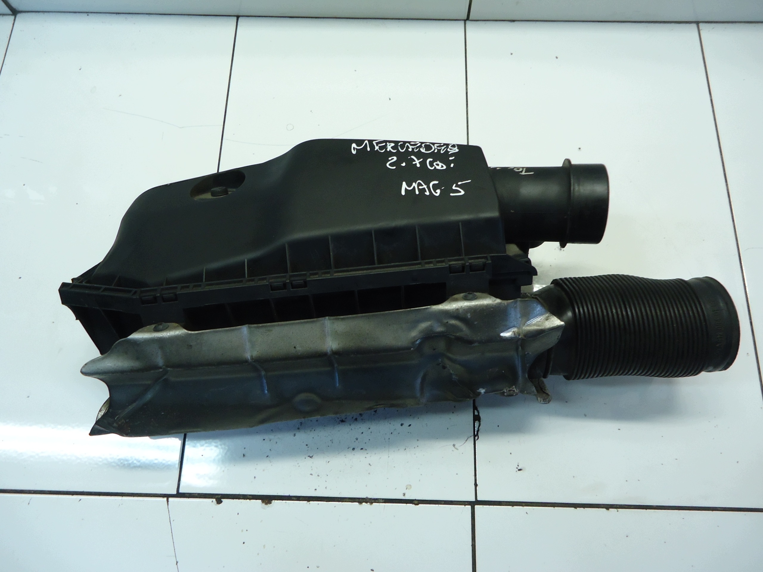 MERCEDES 2.7 CDI luftfiltergehäuse A6120900301