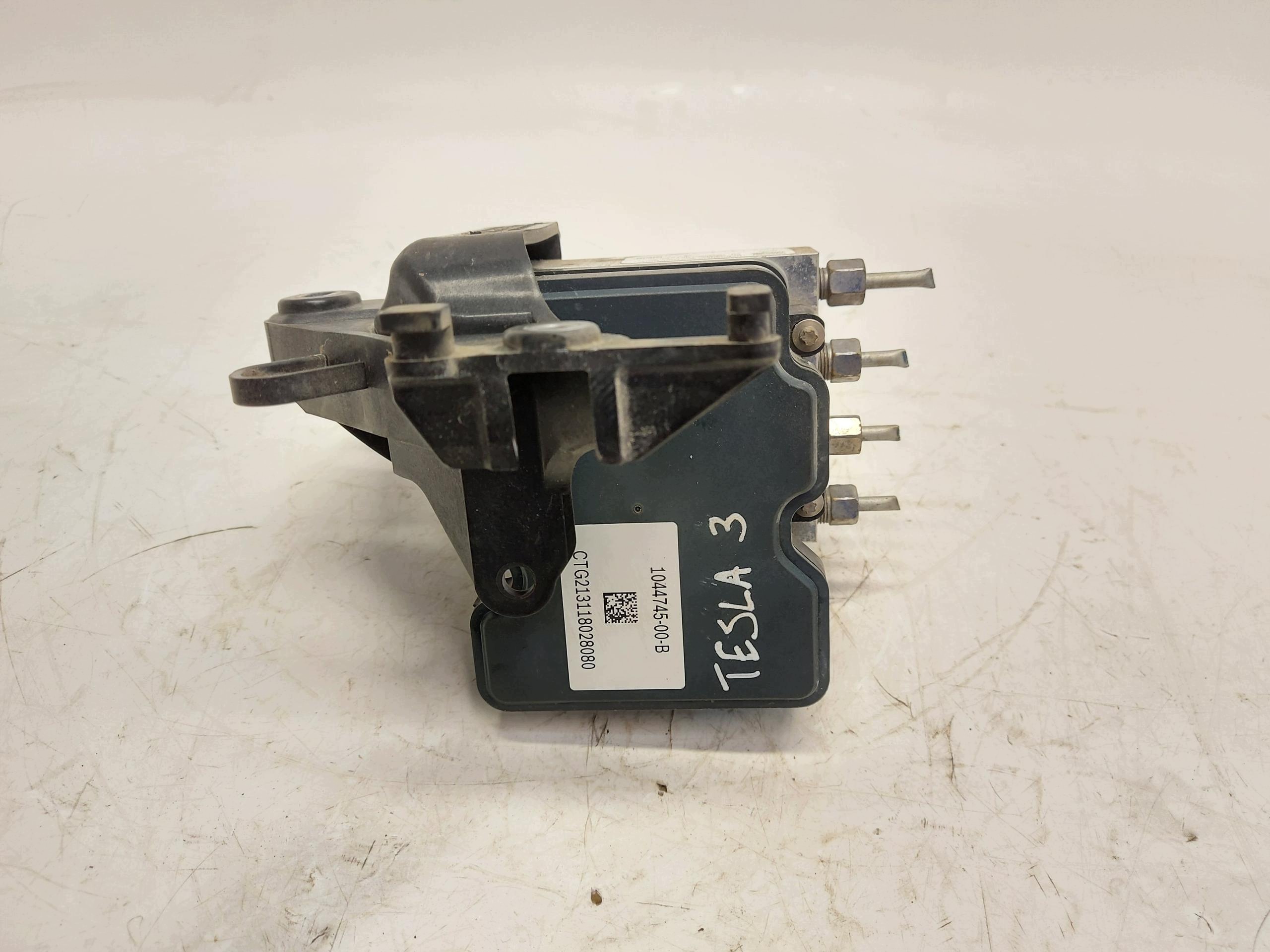 TESLA MODEL 3 2022r pompe unité de commande électronique uce ABS 1044745-00-B