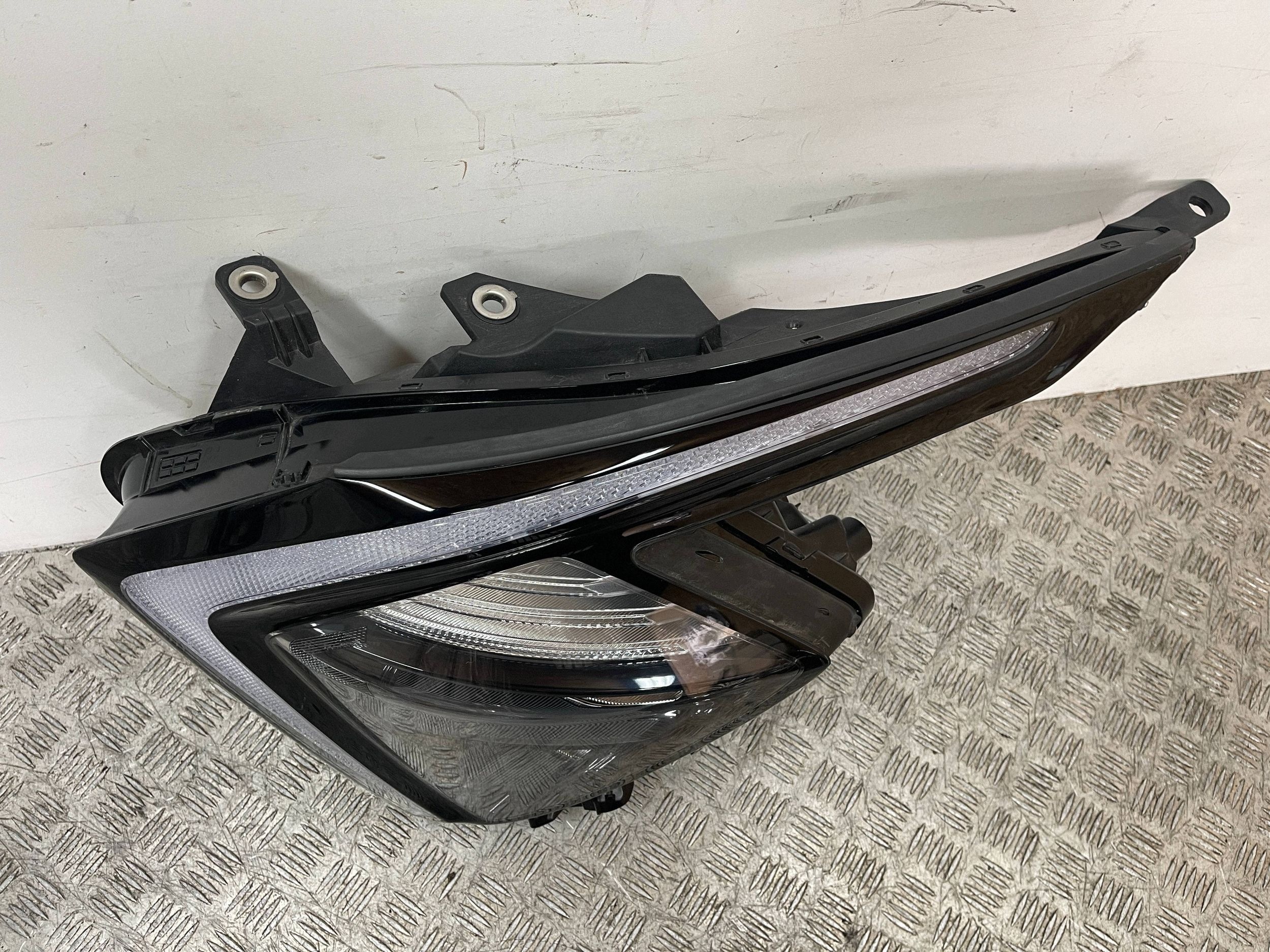 REFLEKTOR light front front left KIA SPORTAGE V 5 21- 92101-R2000