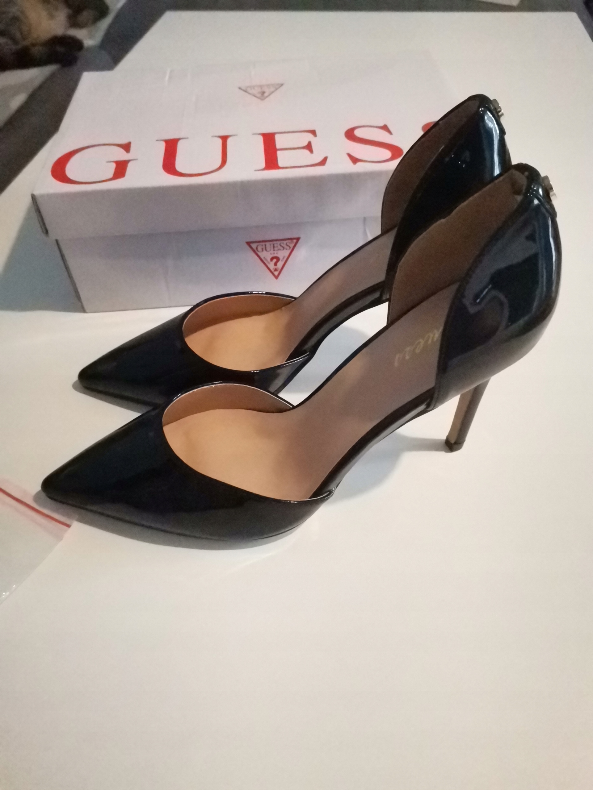 Lakované kolíky Guess Diana vel 39