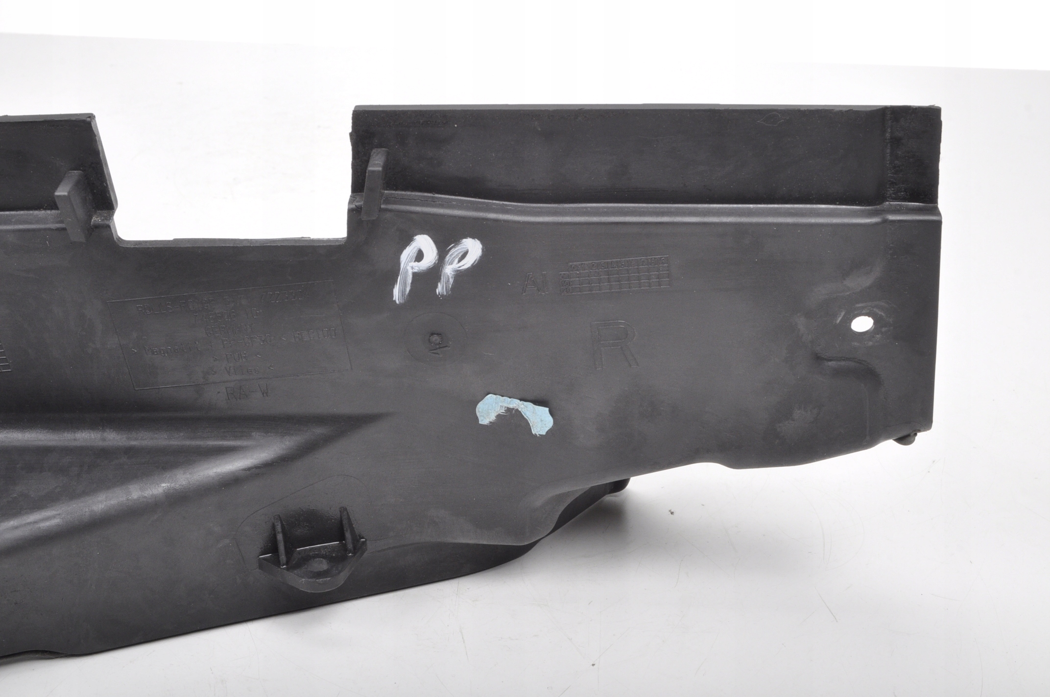 ROLLS ROYCE WRAITH RR5 OSLONA GRODZI SILNIKA PRAWA Part number PRAWA 7223304