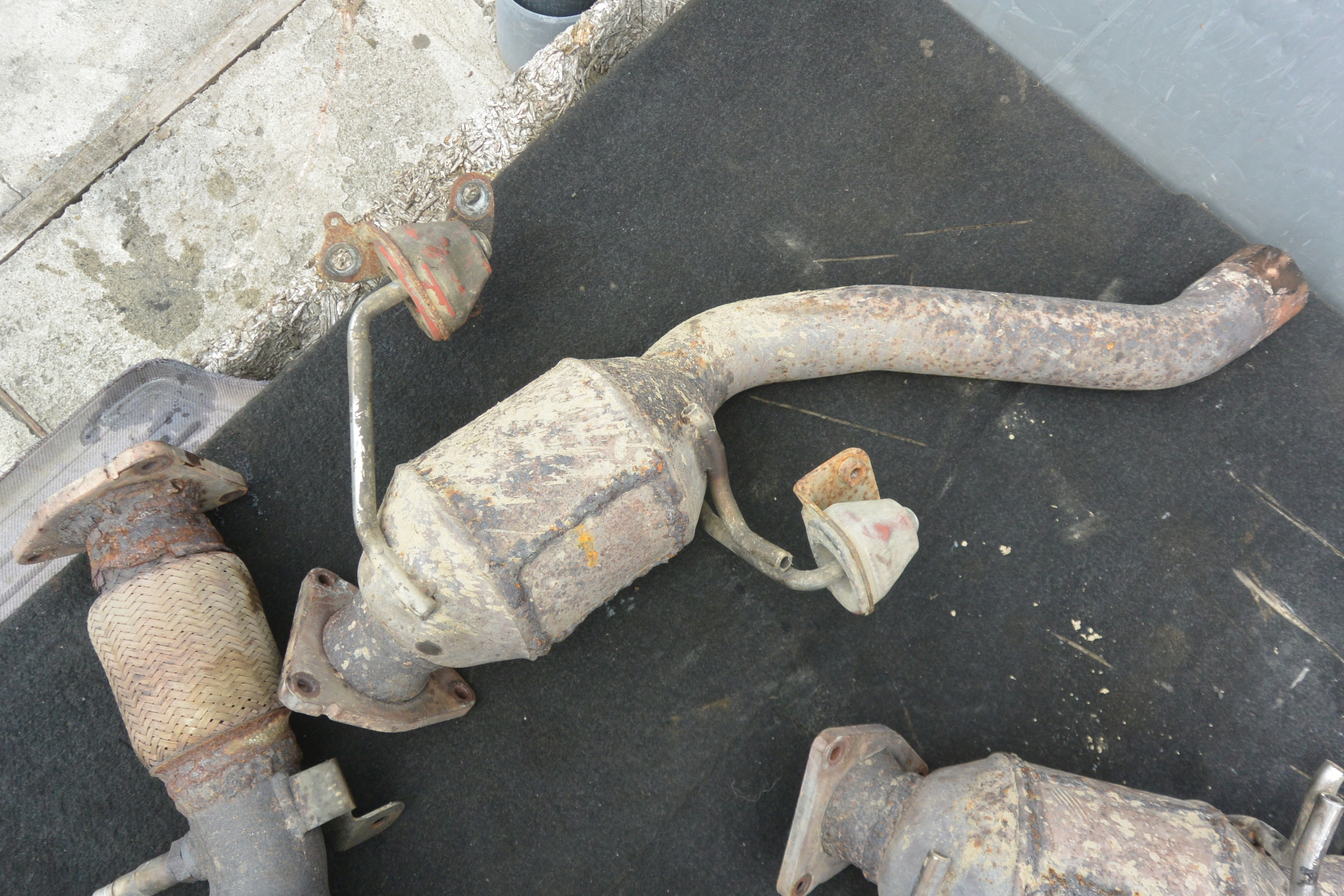 catalyst exhaust PUSZKA PUSTE LAMBDA SONDA AUDI Q7 TOUAREG 4.2 FSI KPL