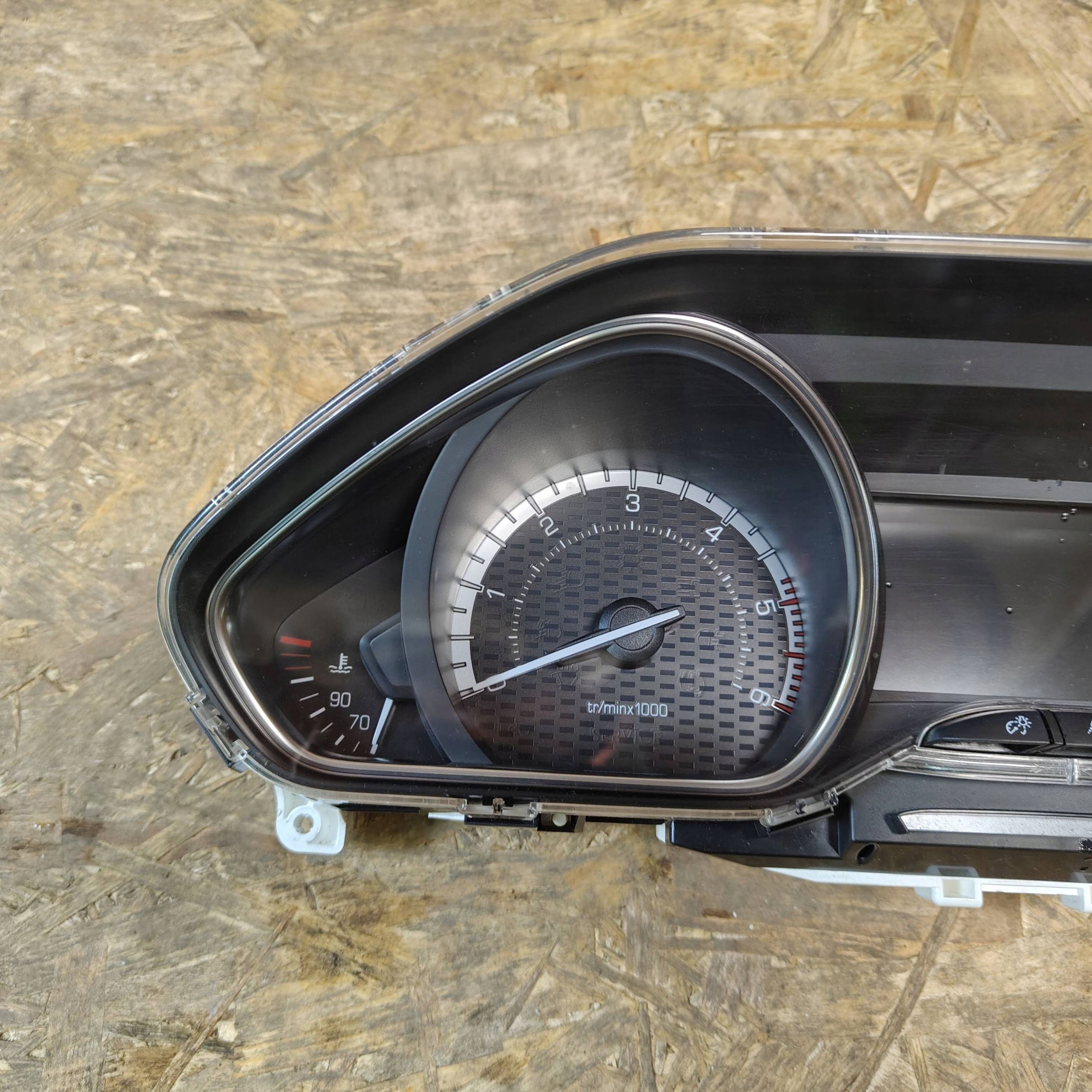 dials Peugeot 208 and 9818282380