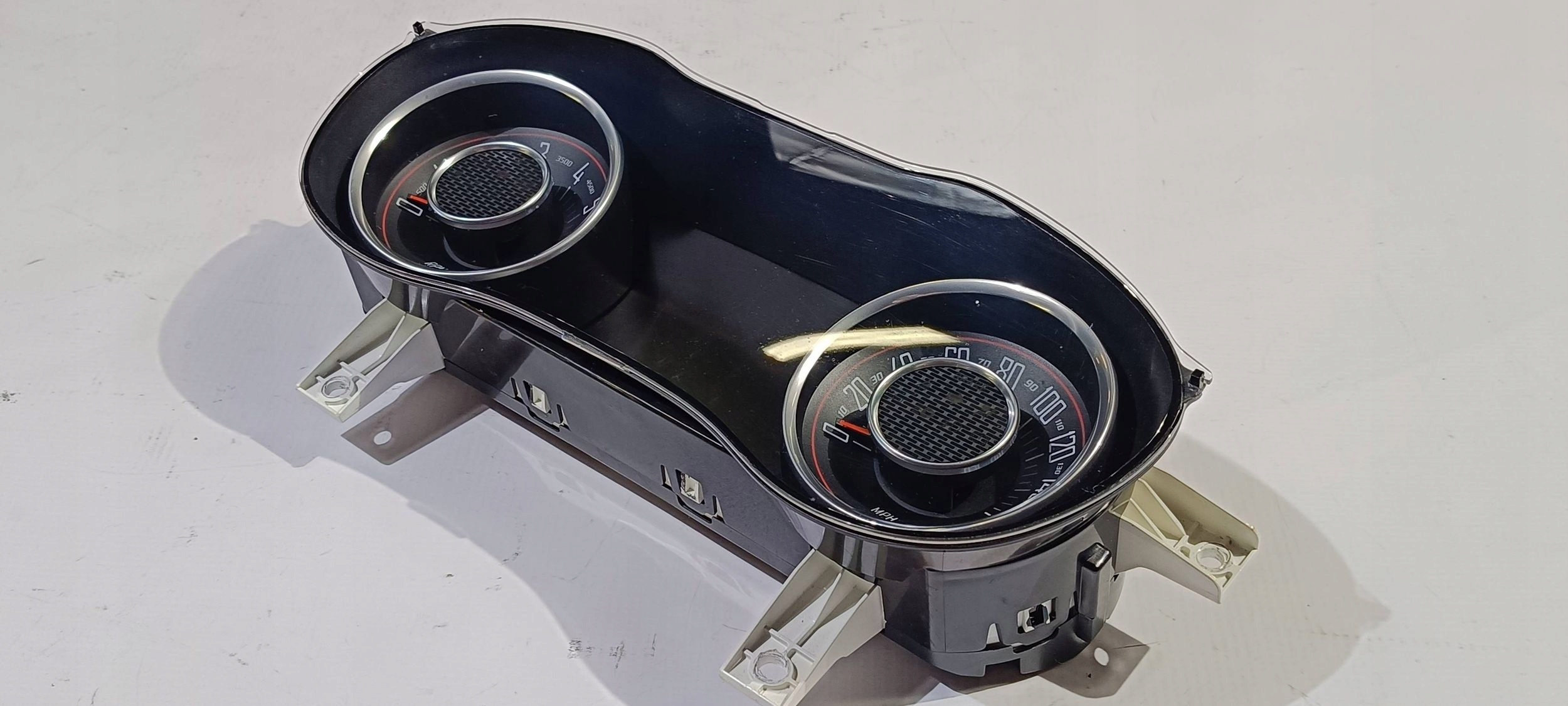 dials predkosciomierz wskazniki dials Dodge Challenger 3.6 V6 2015