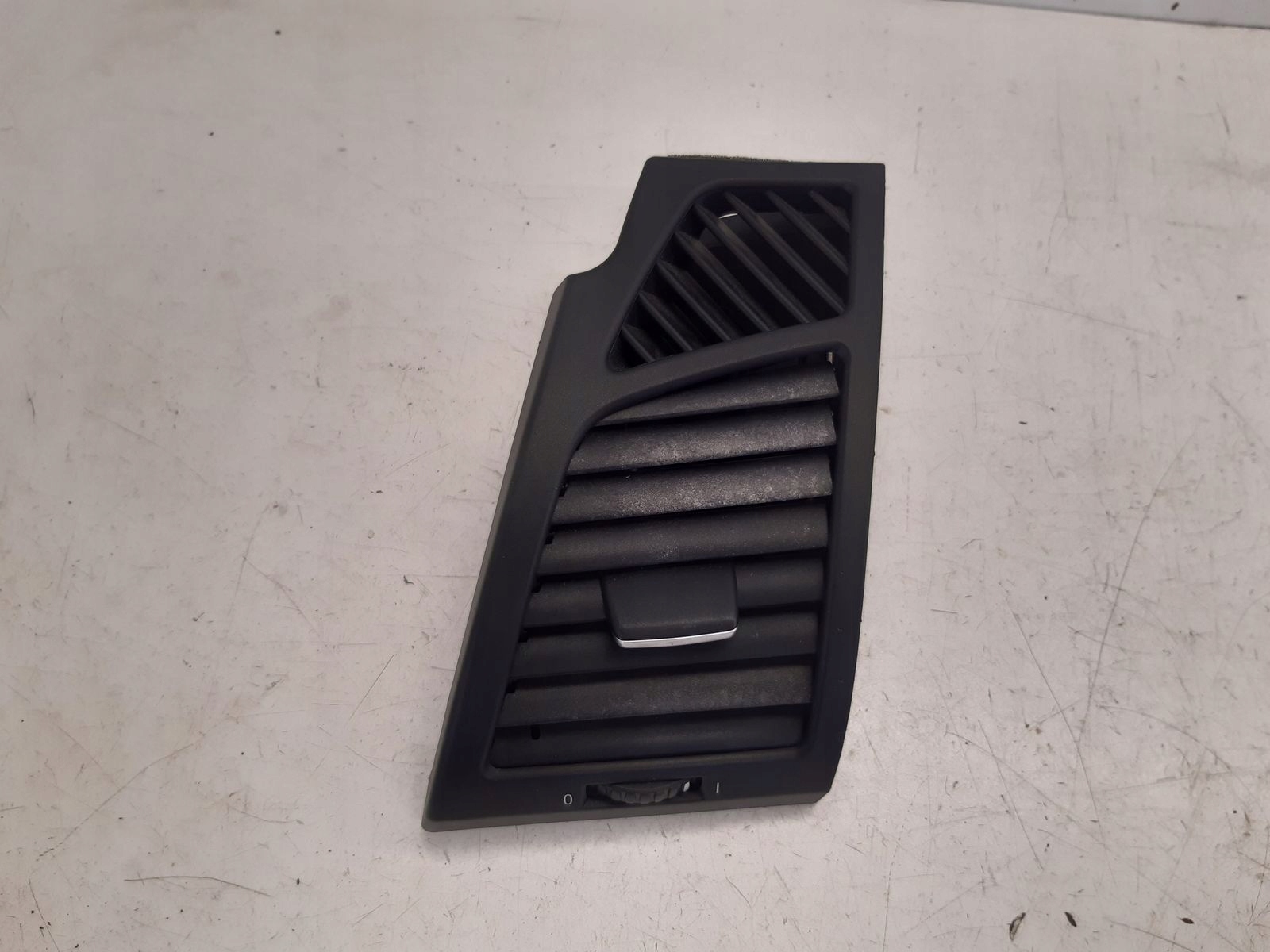 grid air conditioning devices right left BMW E81 2,0i