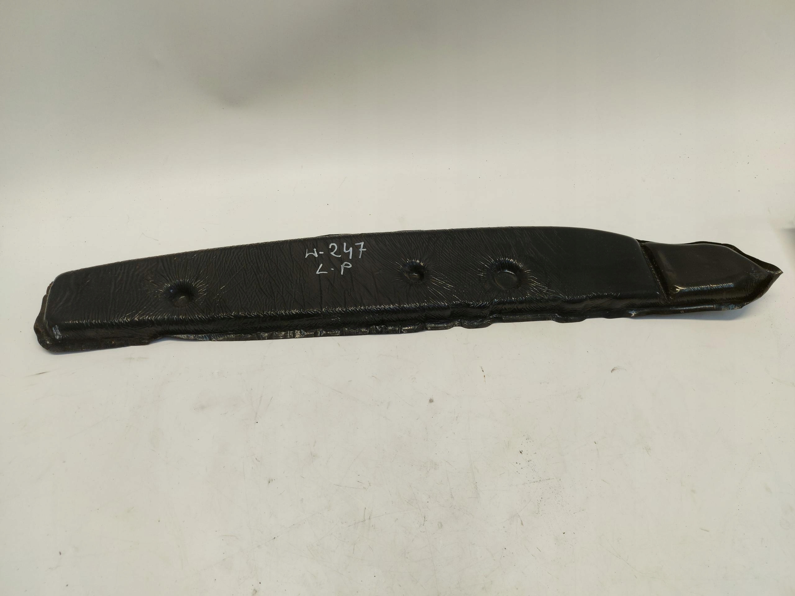 Mercedes w247 B-Classa fedél hangszigetelő sárvédöt bal a2478850102