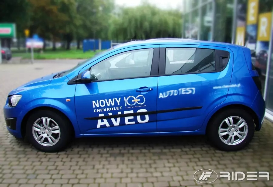 Chevrolet Aveo Hb bočné lišty