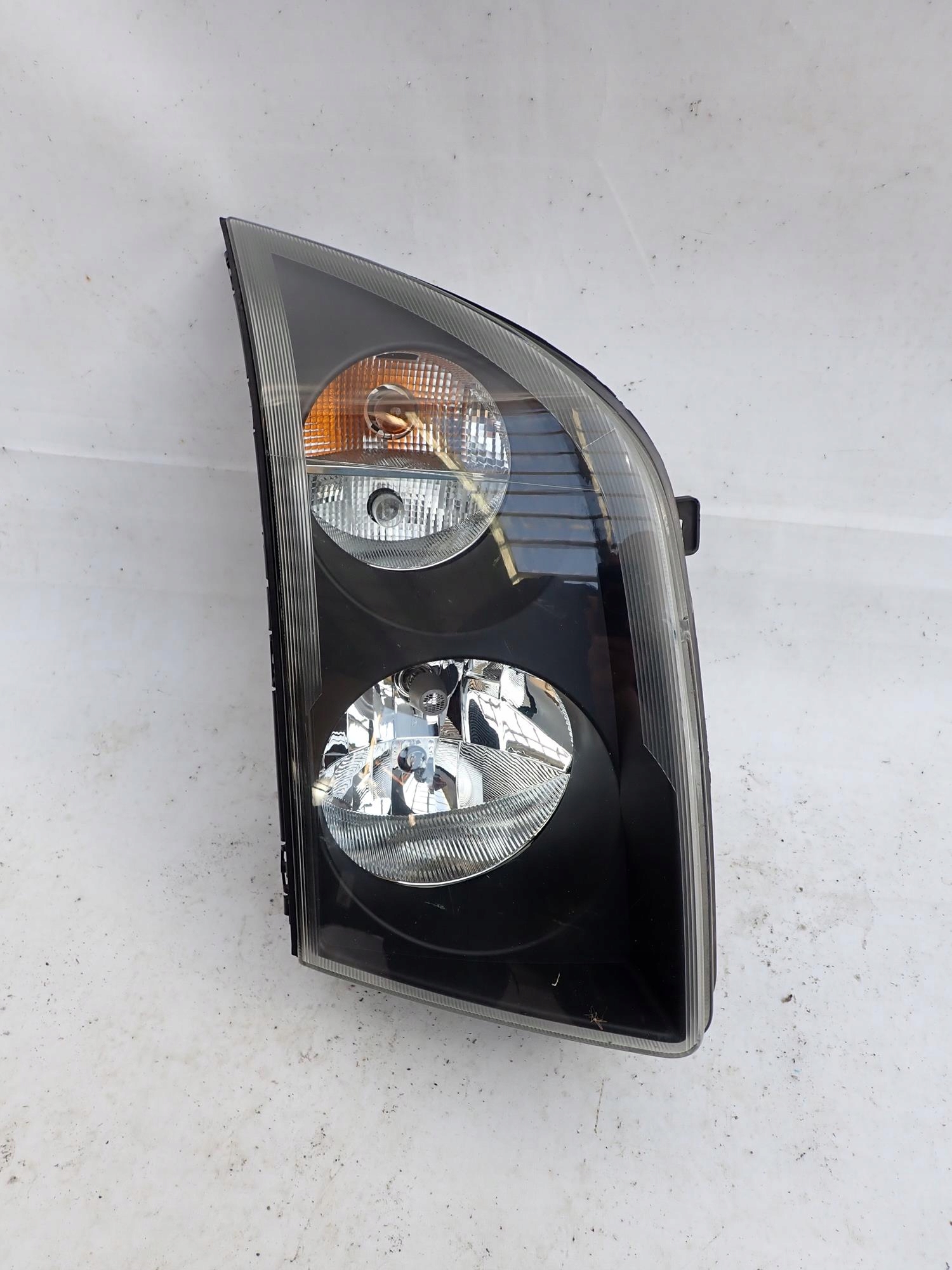 VW CRAFTER and 1 06-16 light front front right