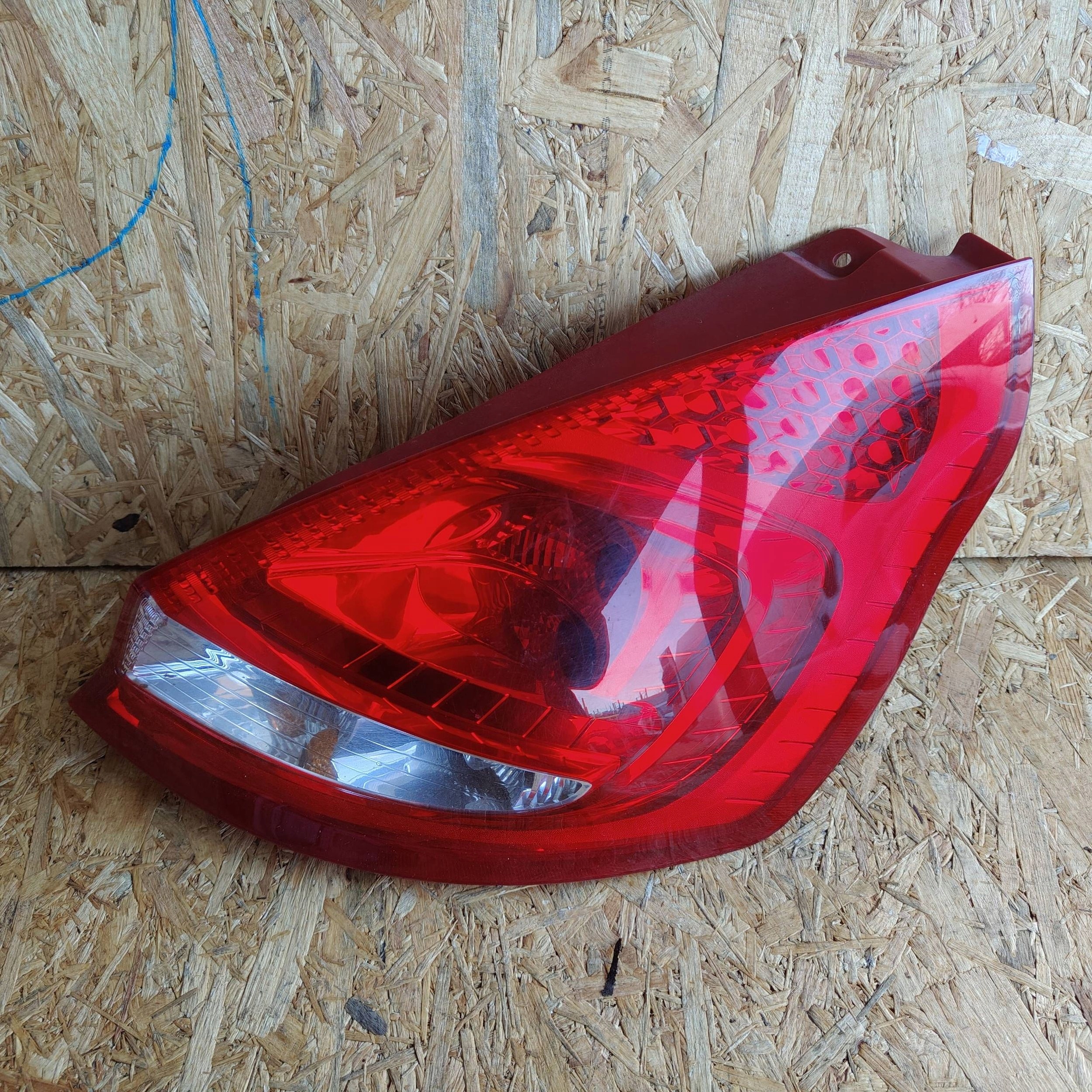 light rear rear part side right Ford Fiesta 8A6113404A